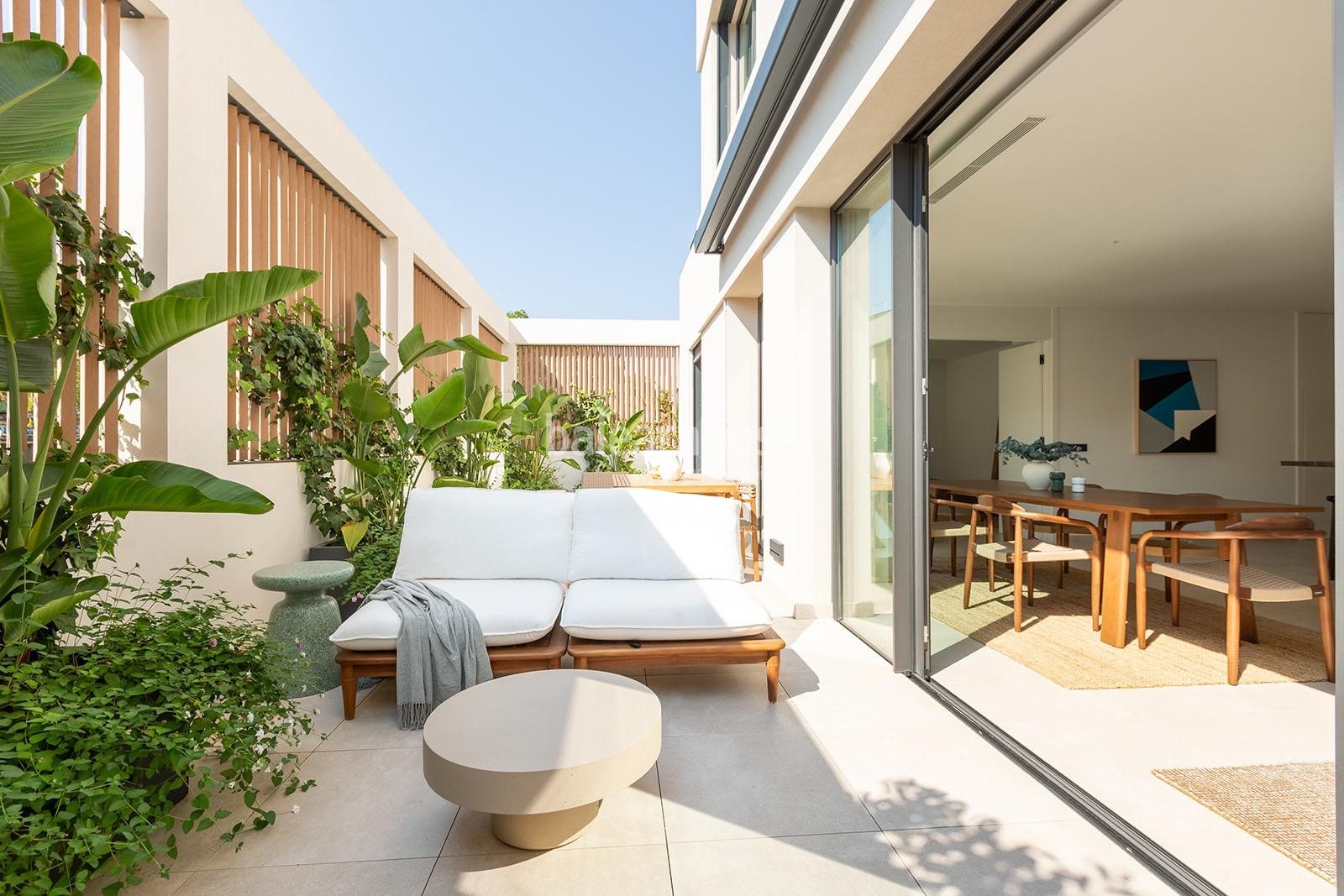Fabulosa planta baja de diseño moderno y altas calidades con gran terraza en Son Armadans