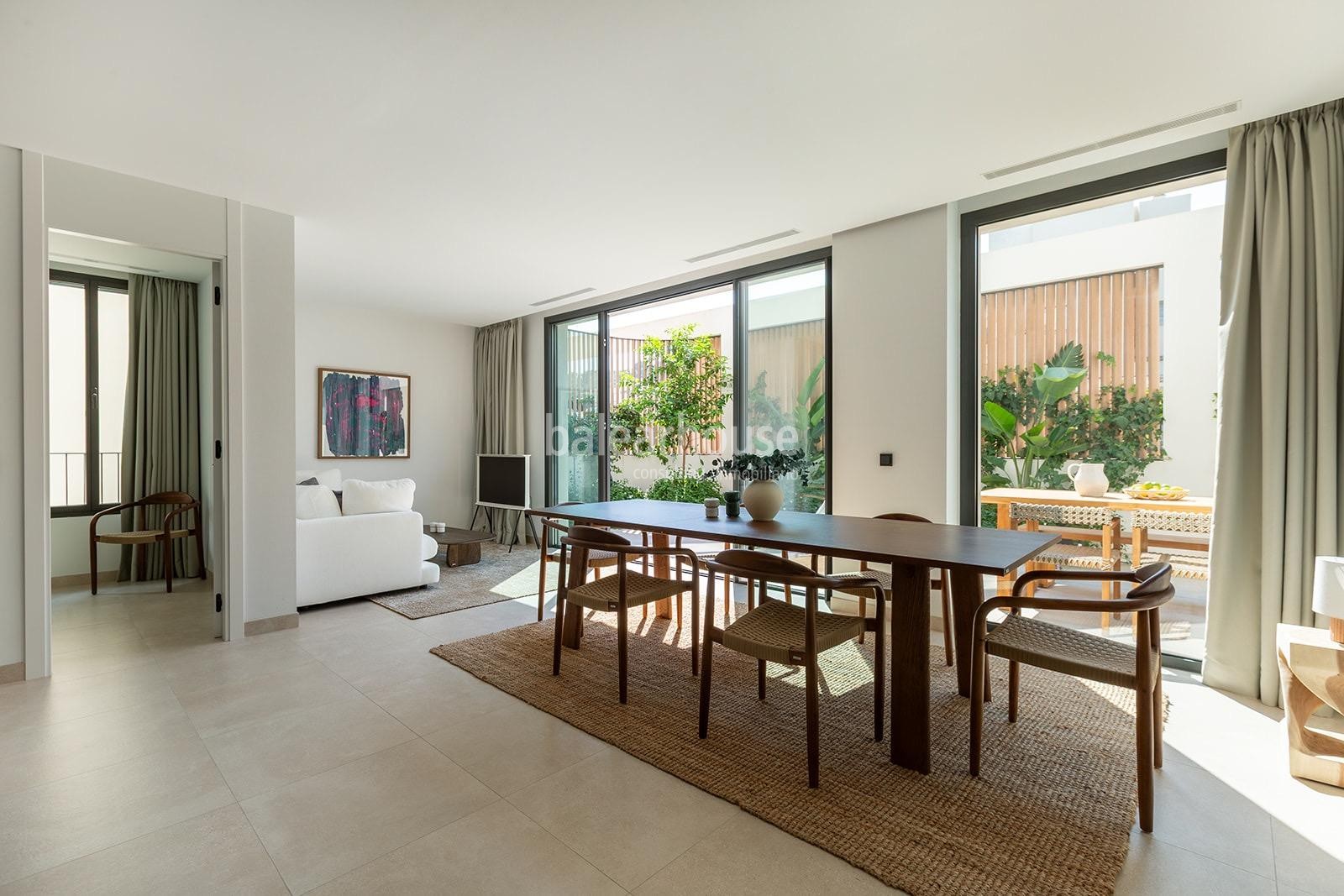 Fabulosa planta baja de diseño moderno y altas calidades con gran terraza en Son Armadans