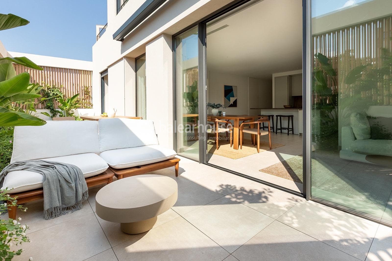 Fabulosa planta baja de diseño moderno y altas calidades con gran terraza en Son Armadans