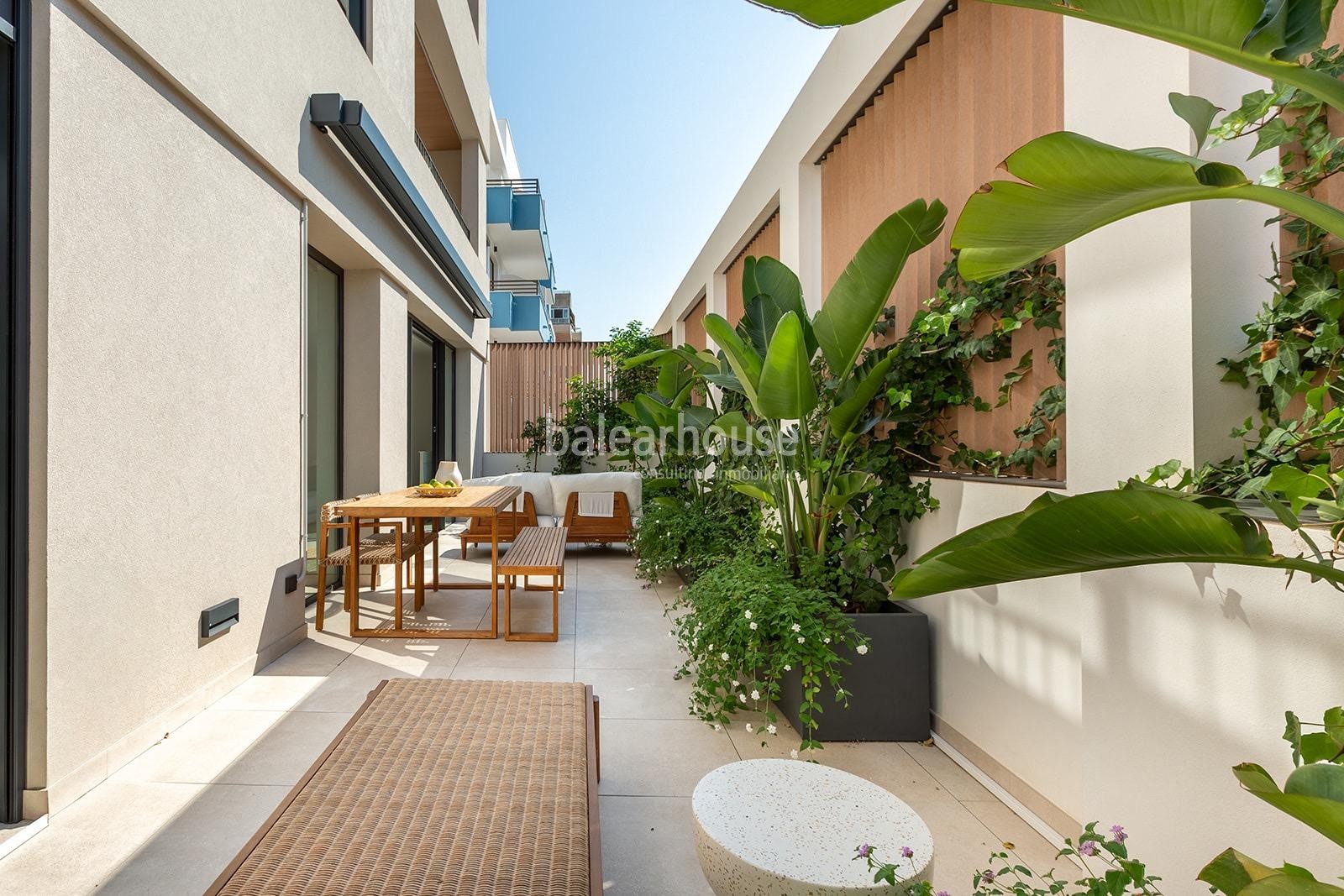 Fabulosa planta baja de diseño moderno y altas calidades con gran terraza en Son Armadans