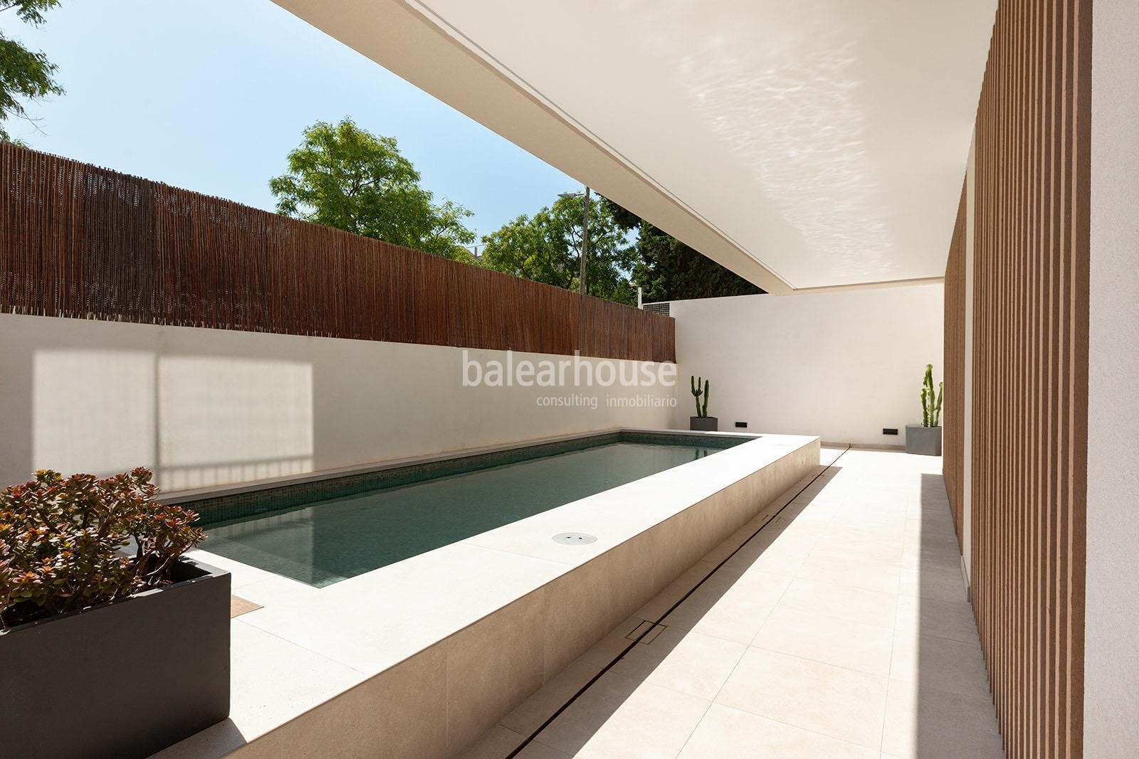 Fabulosa planta baja de diseño moderno y altas calidades con gran terraza en Son Armadans