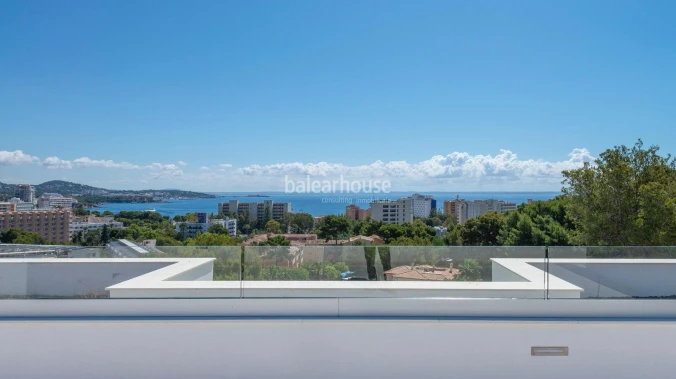 Magnificent new villa with sea views in Palmanova, with a Moderna design, terraces and gardens
