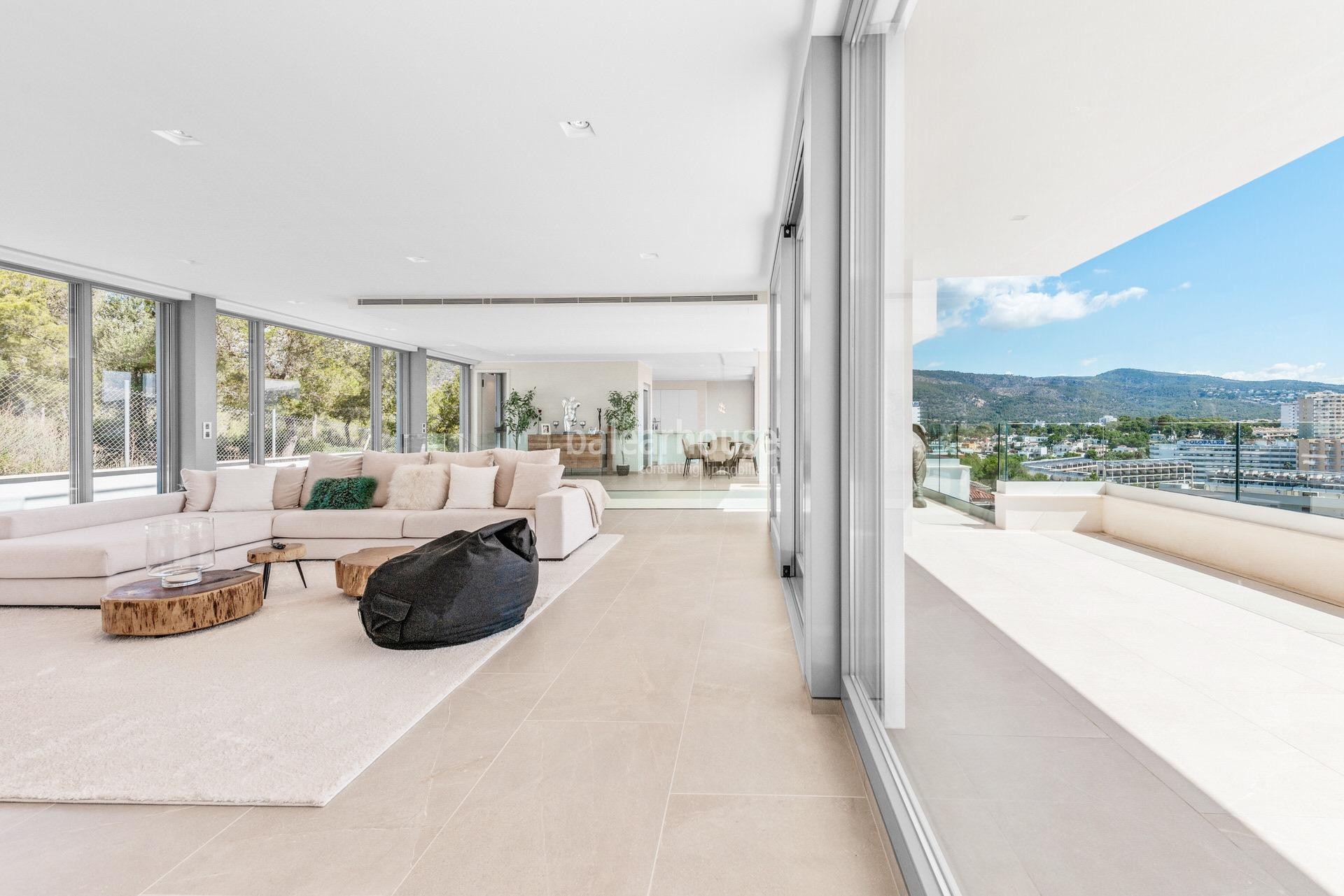 Wunderschöne neue Villa mit Meerblick in Palmanova, mit modernem Design, Terrassen Moderna und Gärte