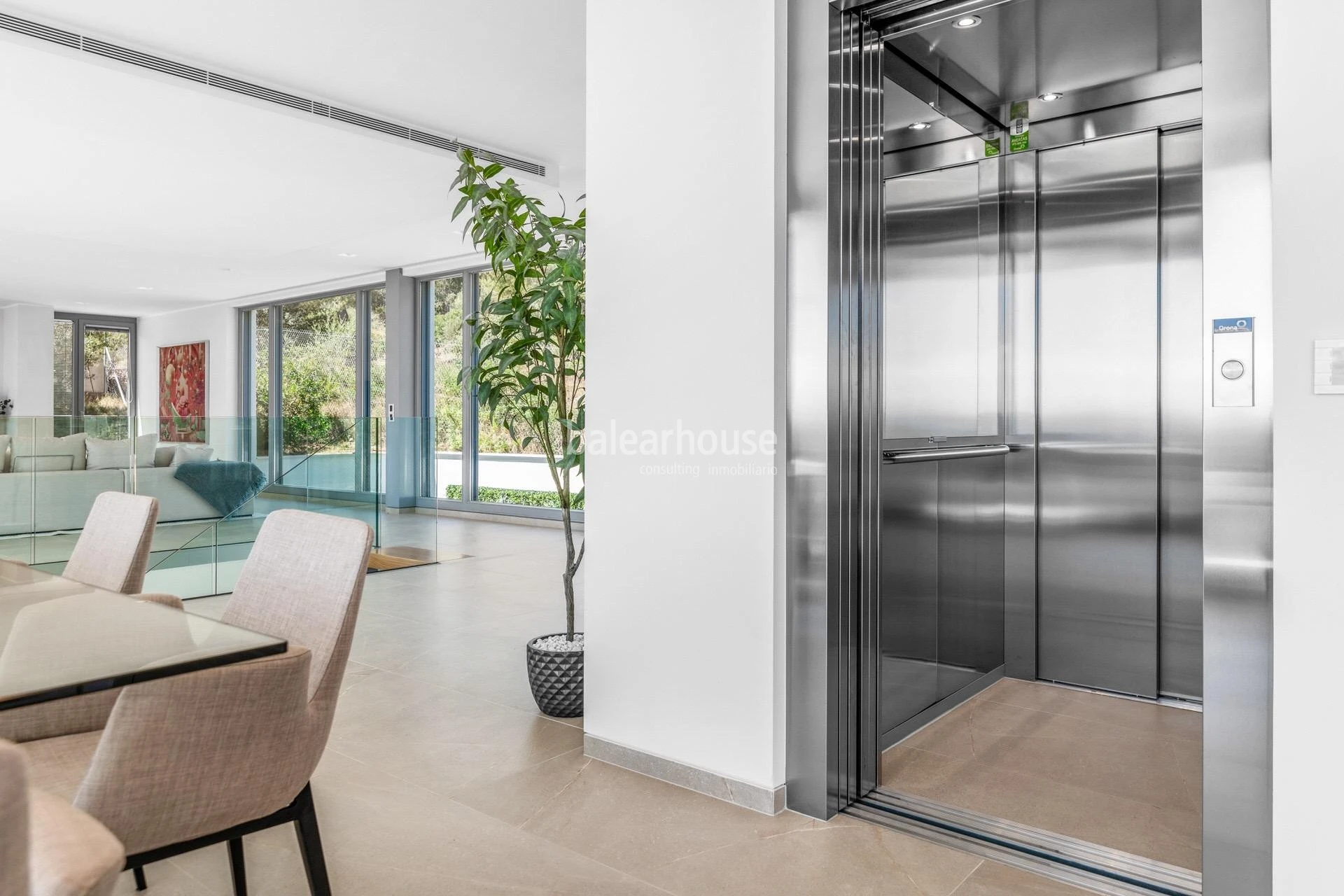Magnificent new villa with sea views in Palmanova, with a Moderna design, terraces and gardens