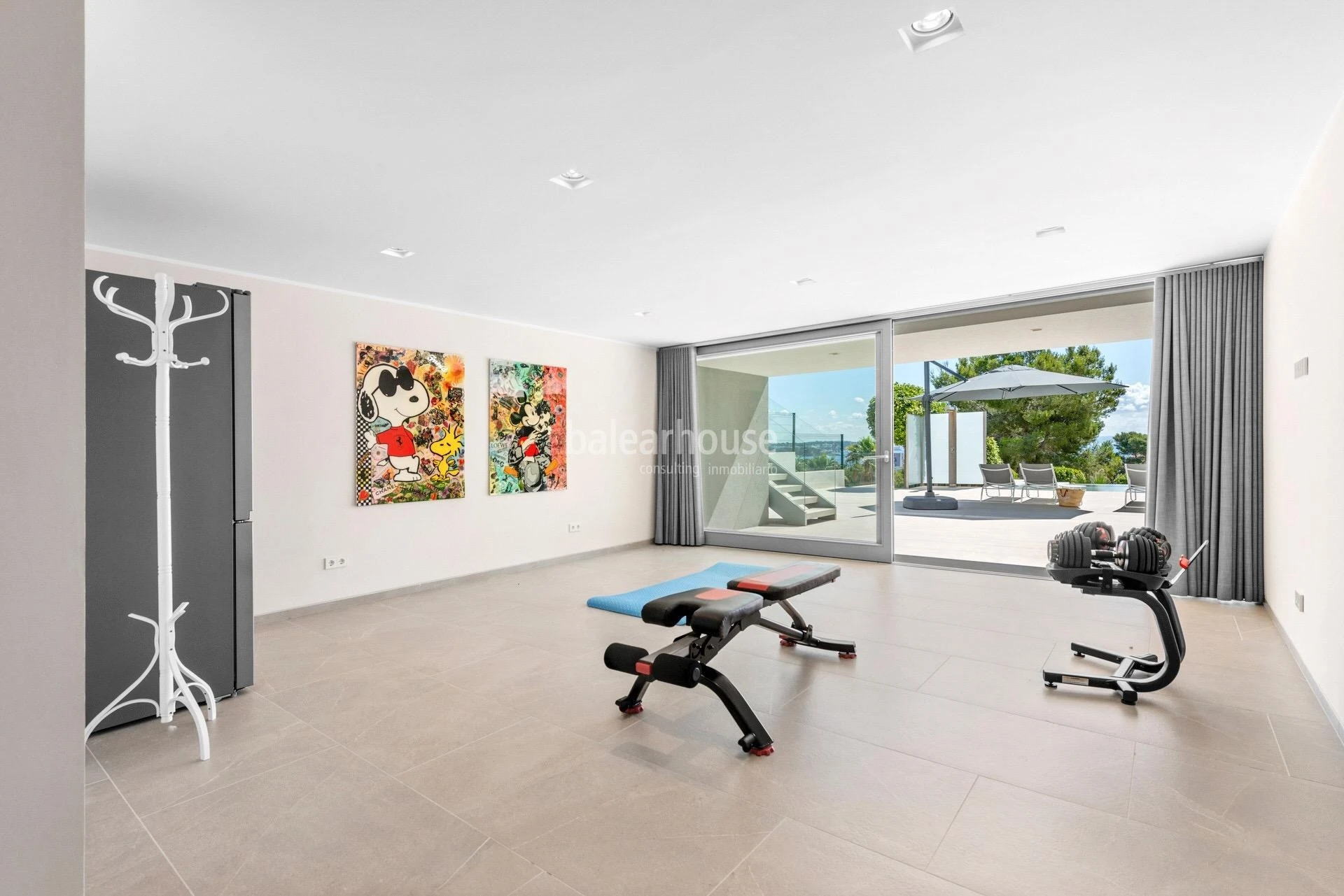 Magnificent new villa with sea views in Palmanova, with a Moderna design, terraces and gardens