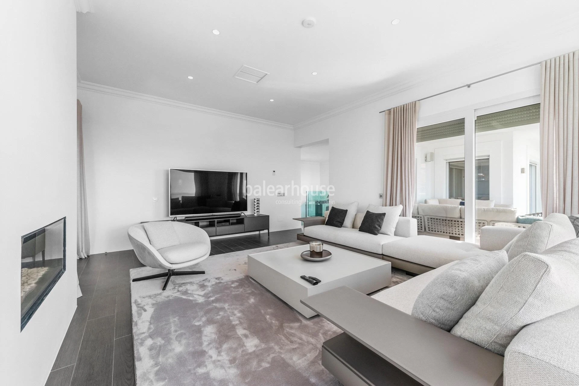 Impeccable villa with terraces and magnificent sea views in the exclusive area of Bendinat