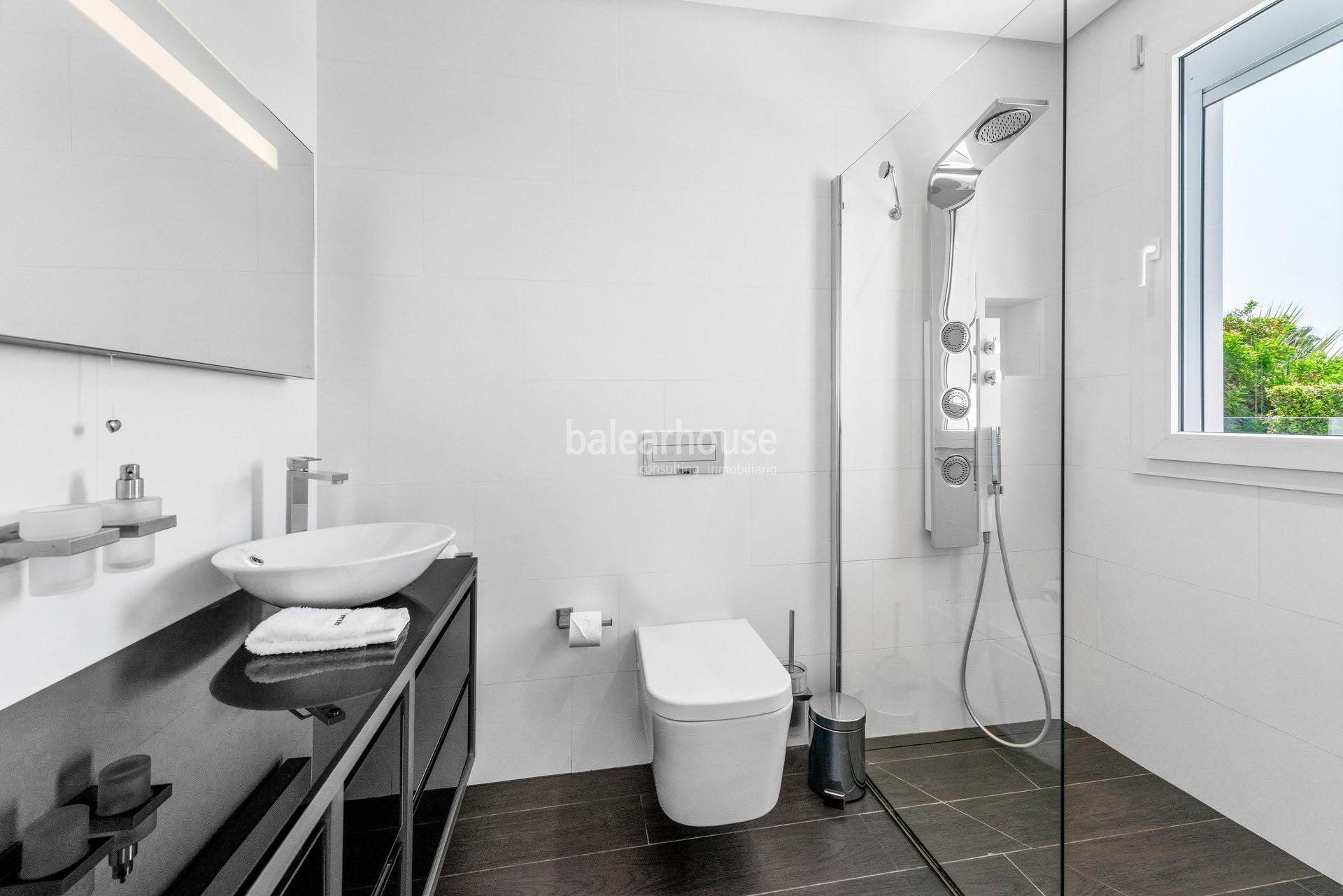 Impecable y elegante villa con terrazas y magníficas vistas al mar en la exclusiva zona de Bendinat