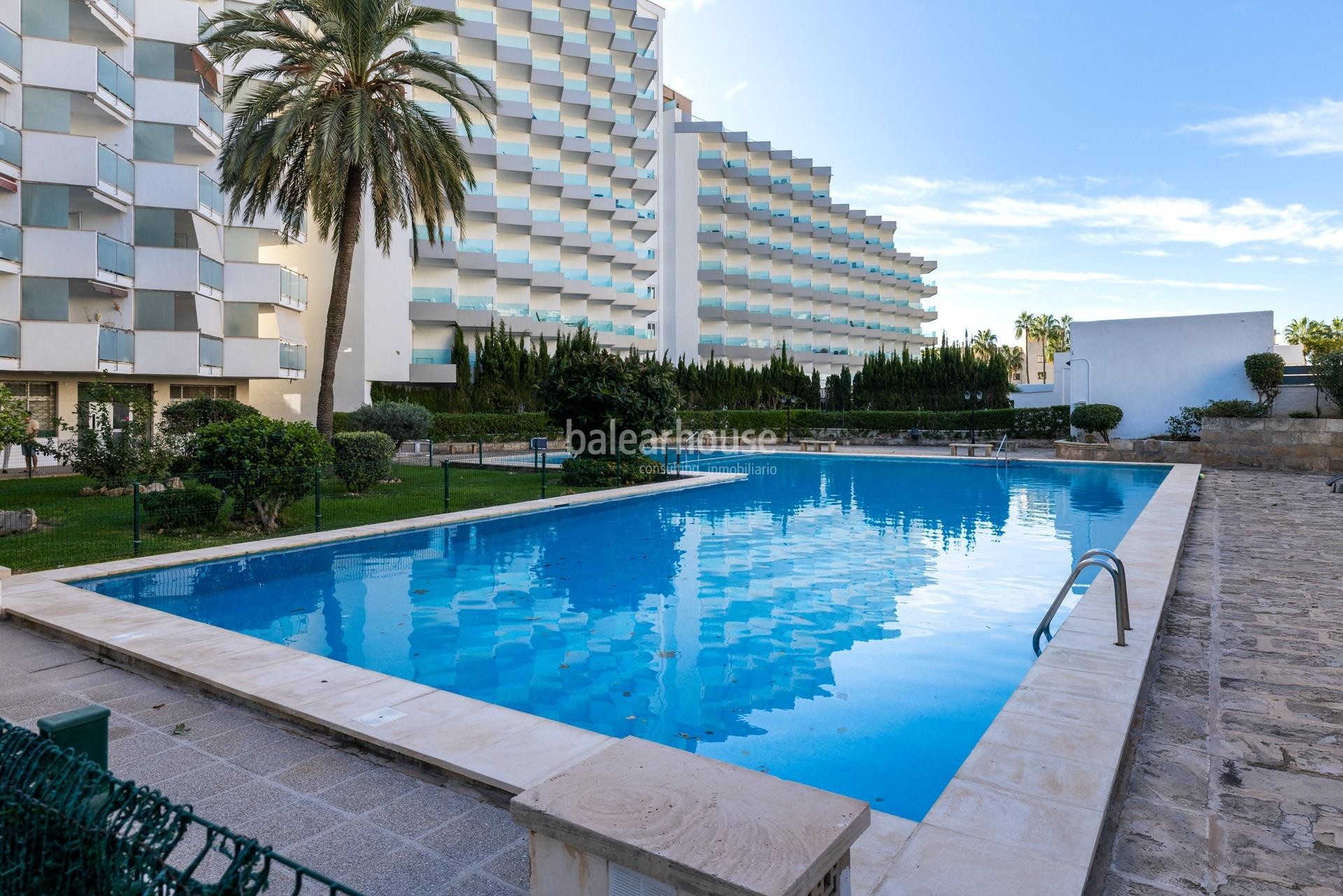 Atemberaubender Meerblick und Panoramablick auf Puerto Portals von dieser exquisit renovierten Wohnung mit Premium-Ausstattung