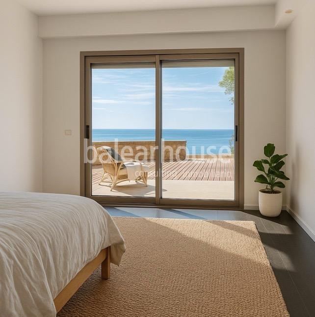 Exklusive Immobilie direkt am Meer mit großer Terrasse und direktem, privatem Zugang zum Meer.