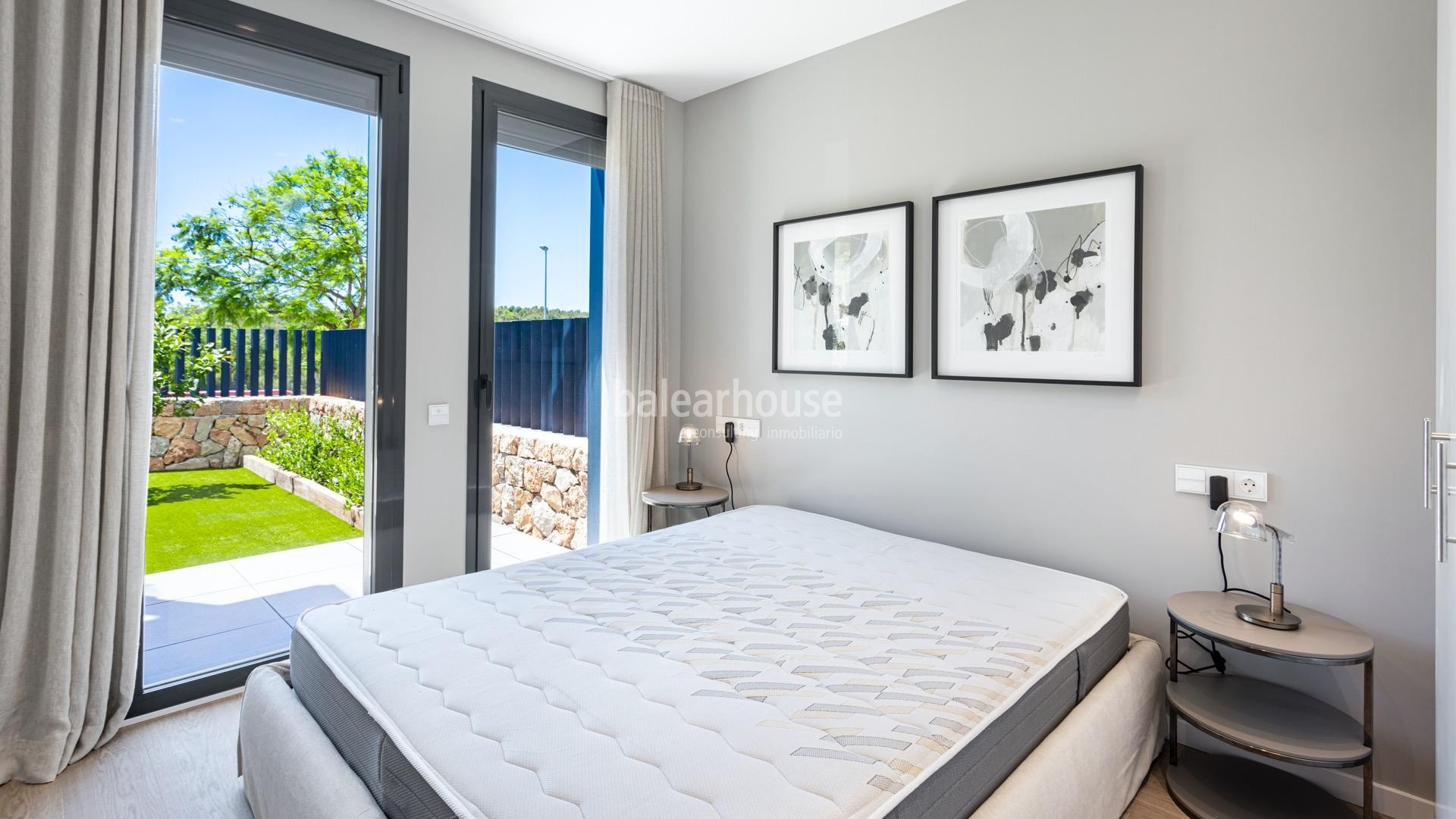 Excellent ground floor  next to the golf course, with terrace and private garden