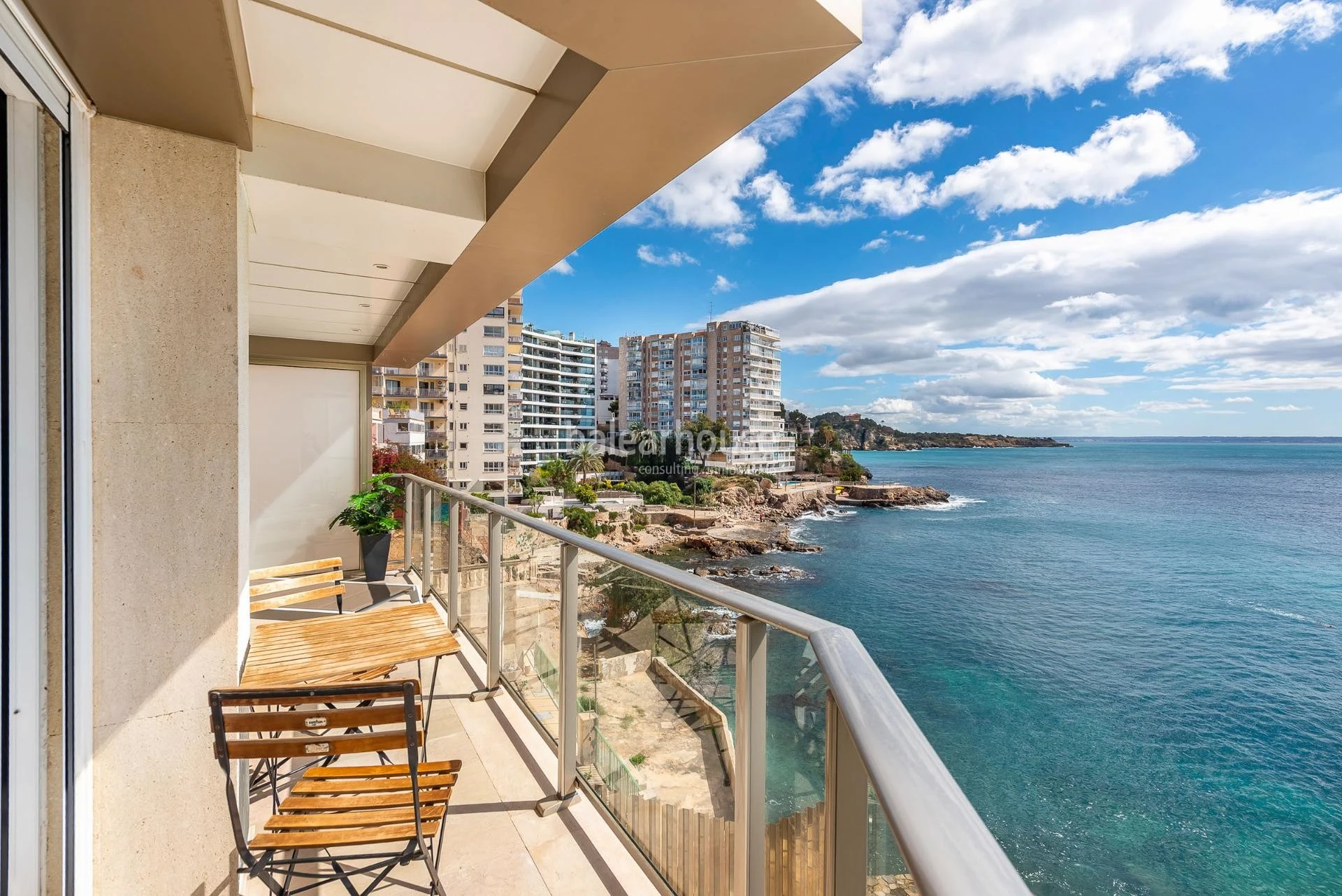 Magnífico piso con vistas impresionantes al Mediterráneo y acceso al mar en San Agustín