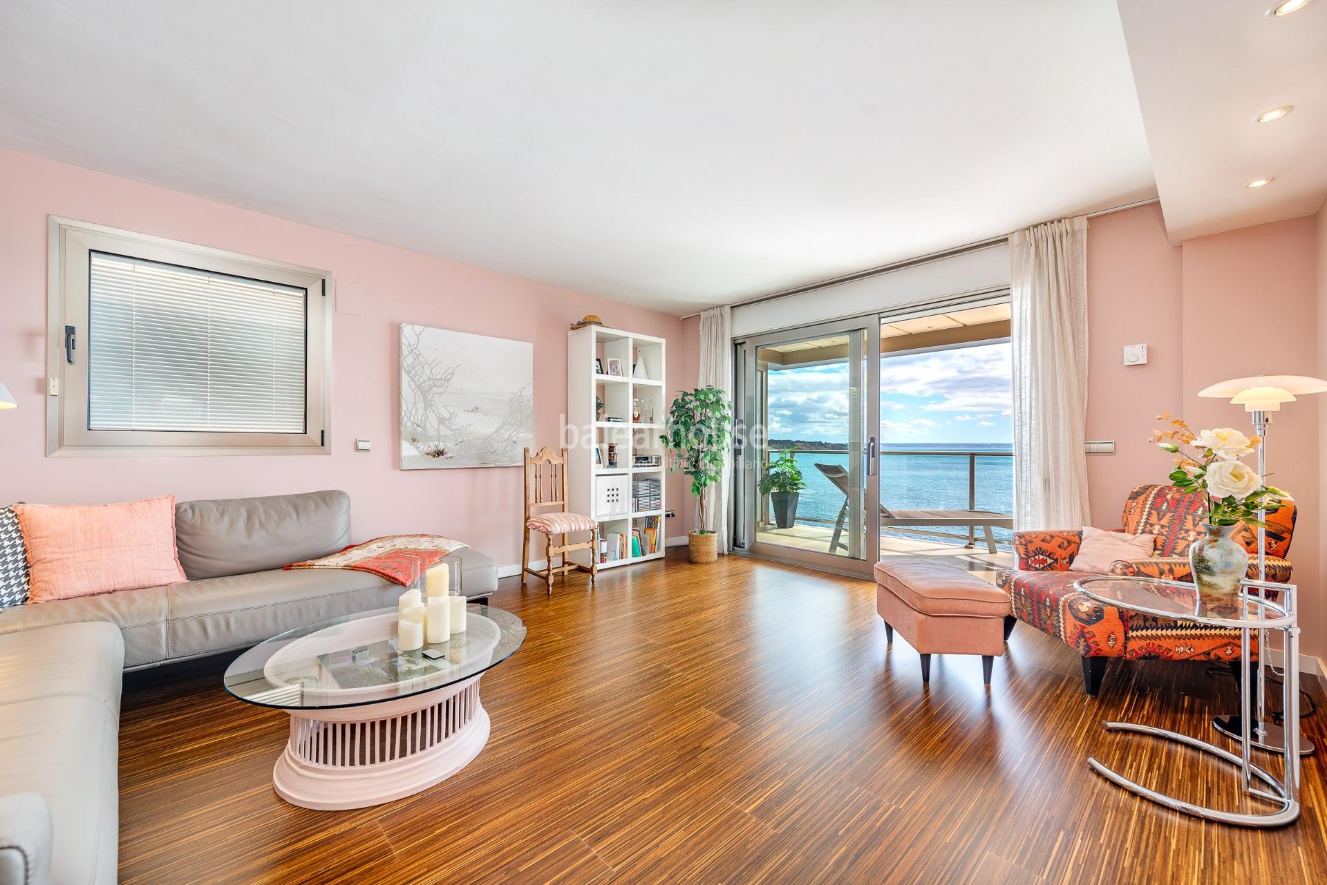 Magnífico piso con vistas impresionantes al Mediterráneo y acceso al mar en San Agustín