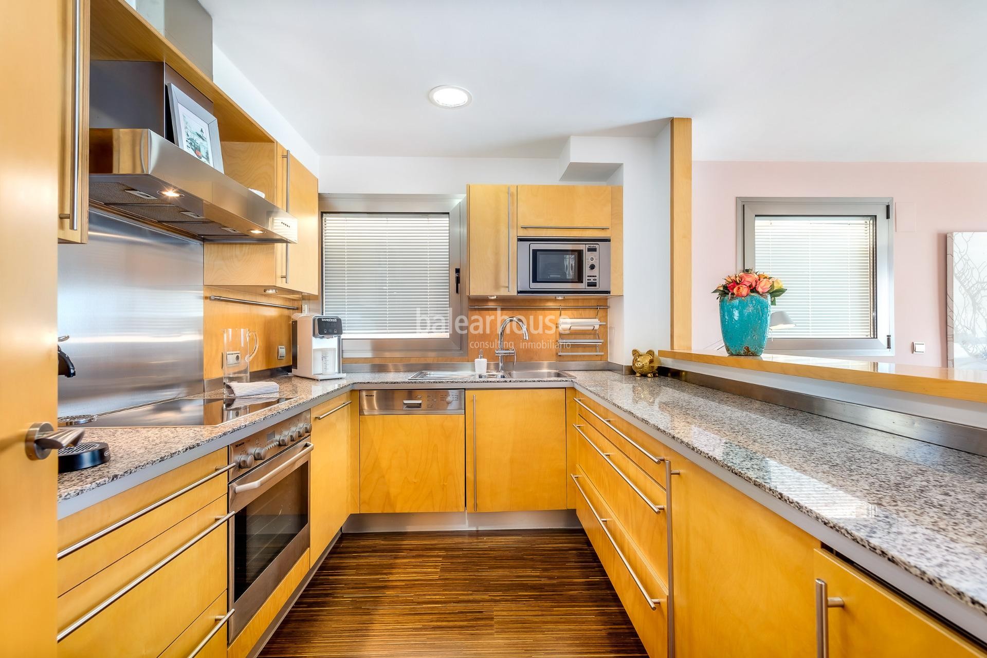 Magnífico piso con vistas impresionantes al Mediterráneo y acceso al mar en San Agustín