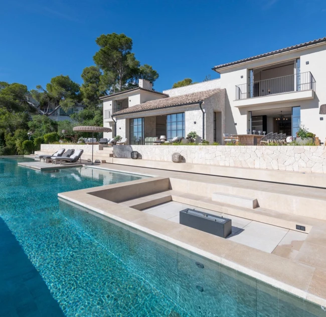 Large newly built villa with an elegant contemporary design and stunning sea views.