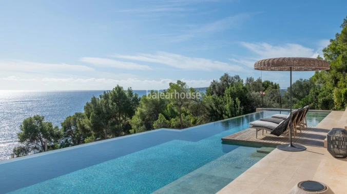 Large newly built villa with an elegant contemporary design and stunning sea views.