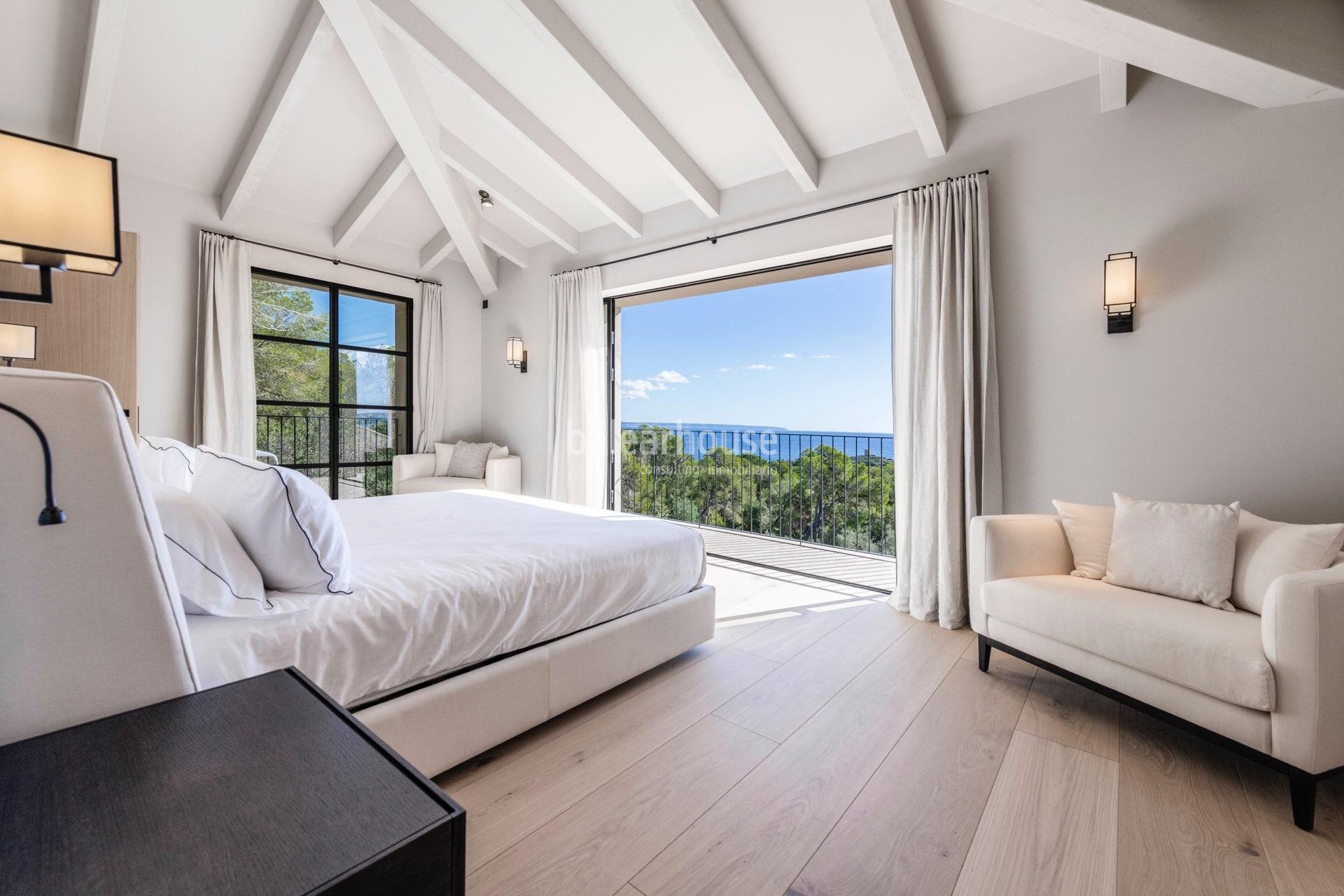 Gran villa de obra nueva con un elegante diseño contemporáneo y vistas deslumbrantes al mar.