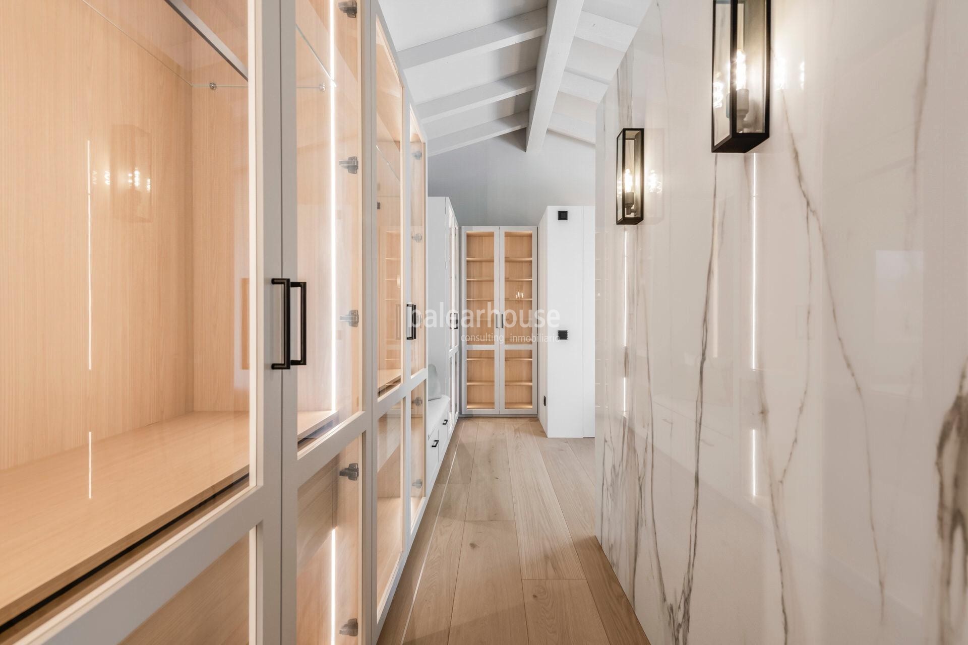 Gran villa de obra nueva con un elegante diseño contemporáneo y vistas deslumbrantes al mar.