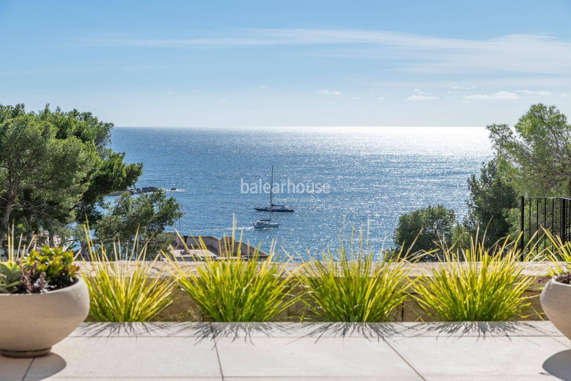Gran villa de obra nueva con un elegante diseño contemporáneo y vistas deslumbrantes al mar.