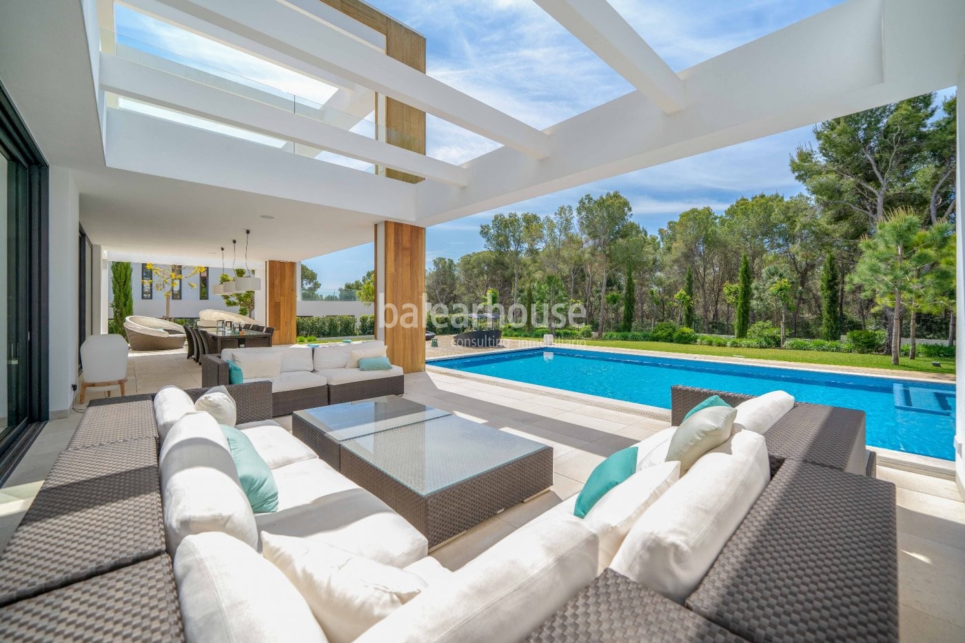 Spectacular contemporary  design for this luxury villa in beautiful Santa Ponsa