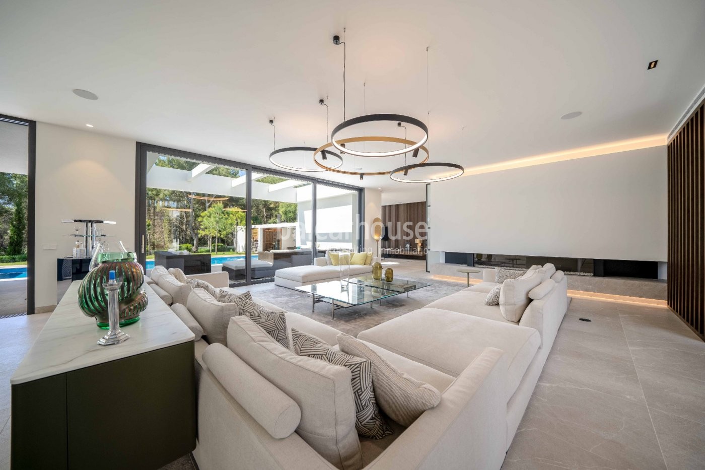 Spectacular contemporary  design for this luxury villa in beautiful Santa Ponsa