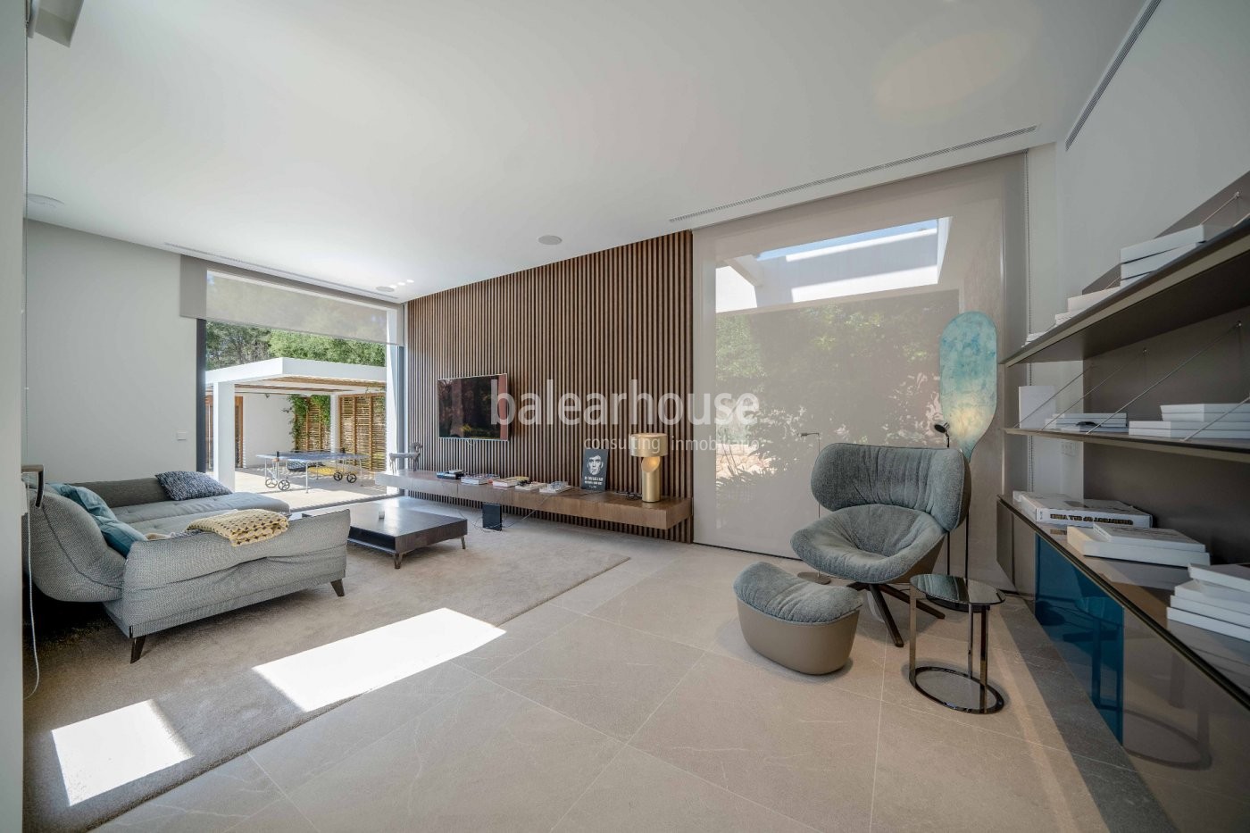 Spectacular contemporary  design for this luxury villa in beautiful Santa Ponsa