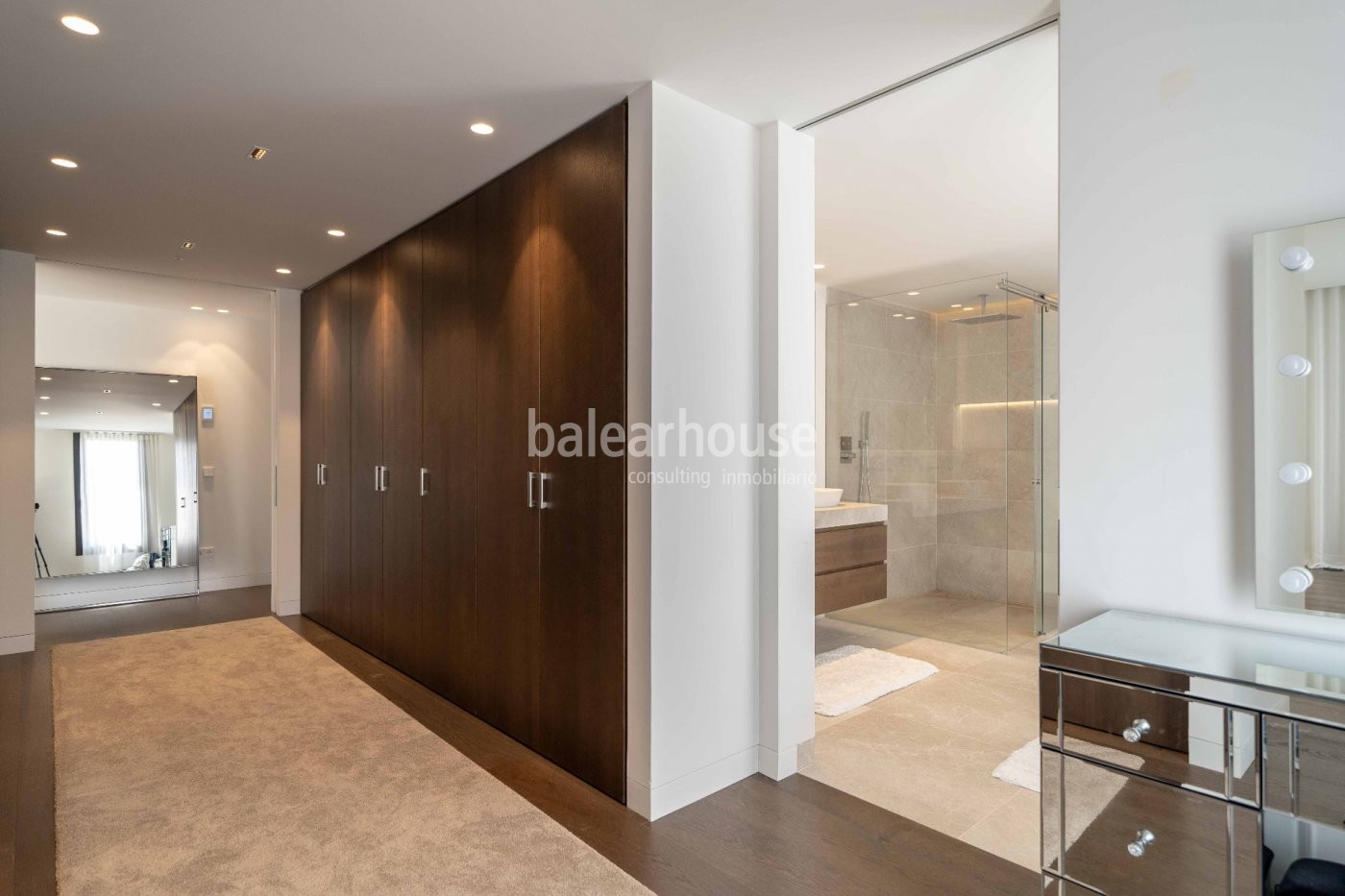 Spectacular contemporary  design for this luxury villa in beautiful Santa Ponsa