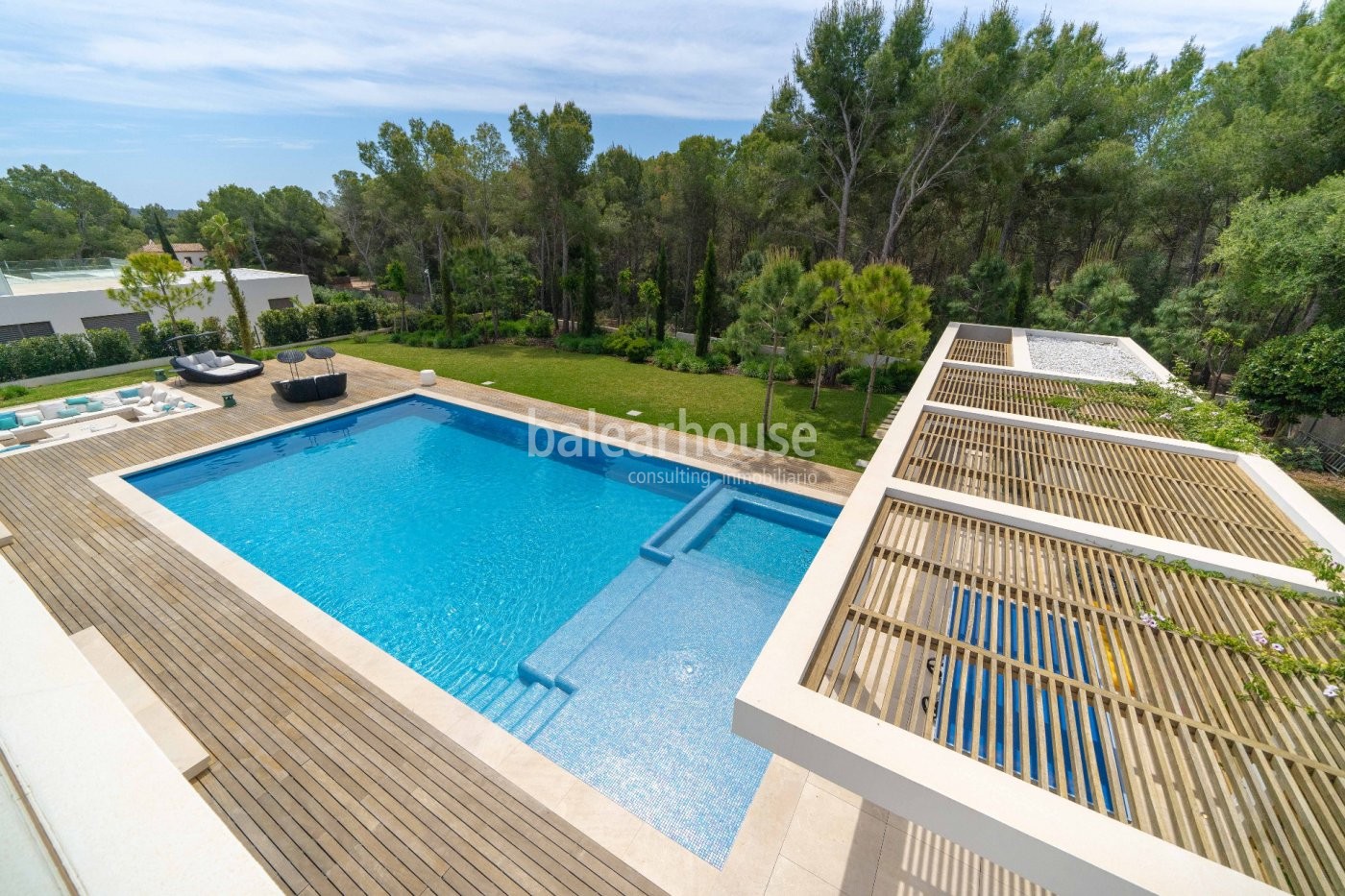 Spectacular contemporary  design for this luxury villa in beautiful Santa Ponsa