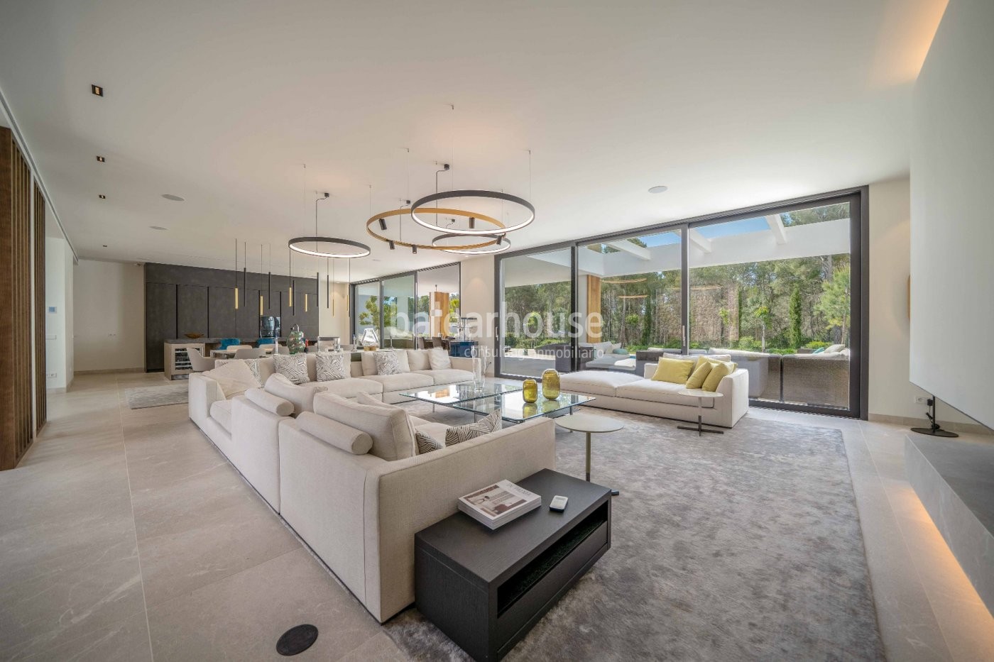 Spectacular contemporary  design for this luxury villa in beautiful Santa Ponsa