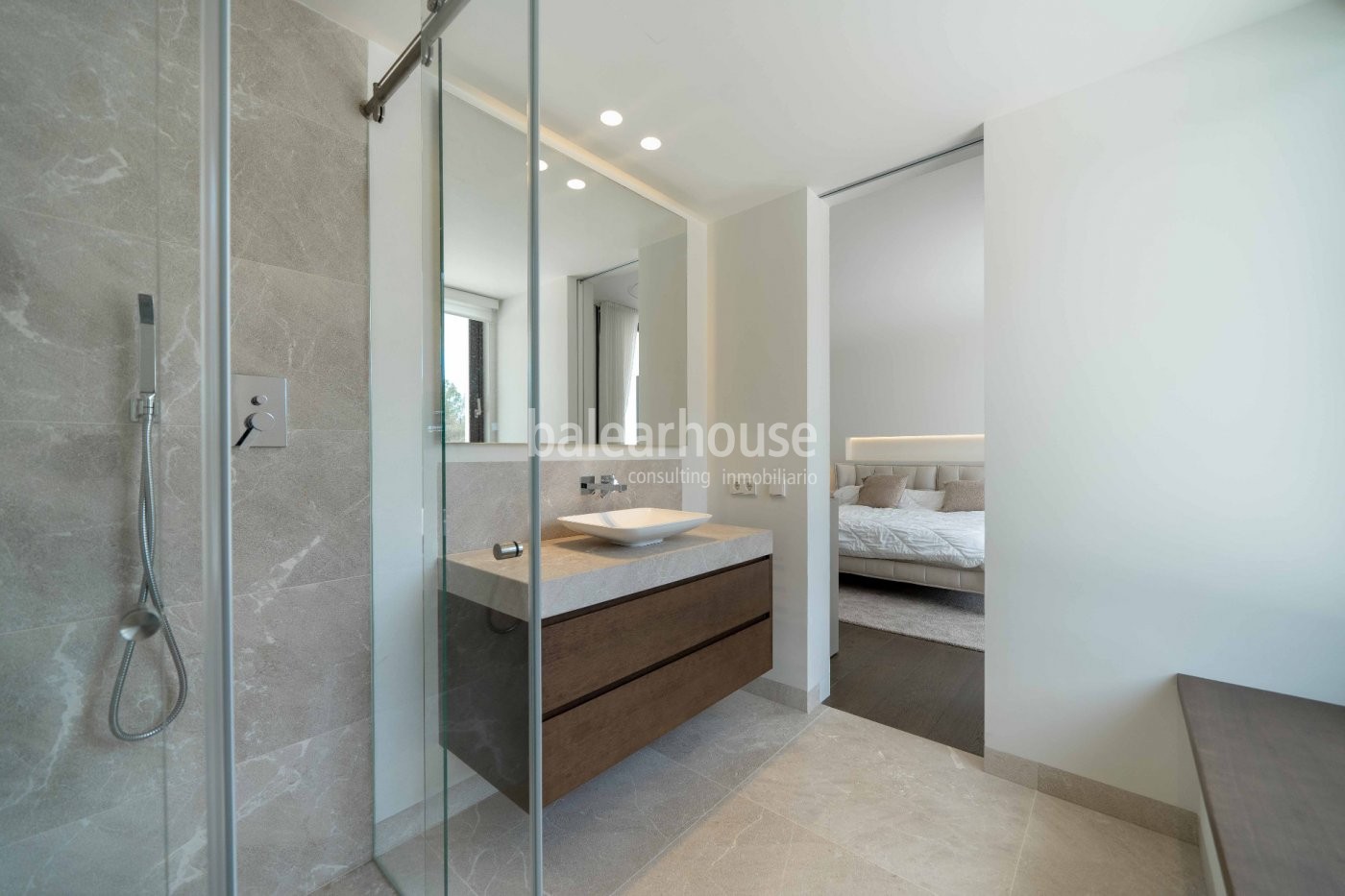 Spectacular contemporary  design for this luxury villa in beautiful Santa Ponsa