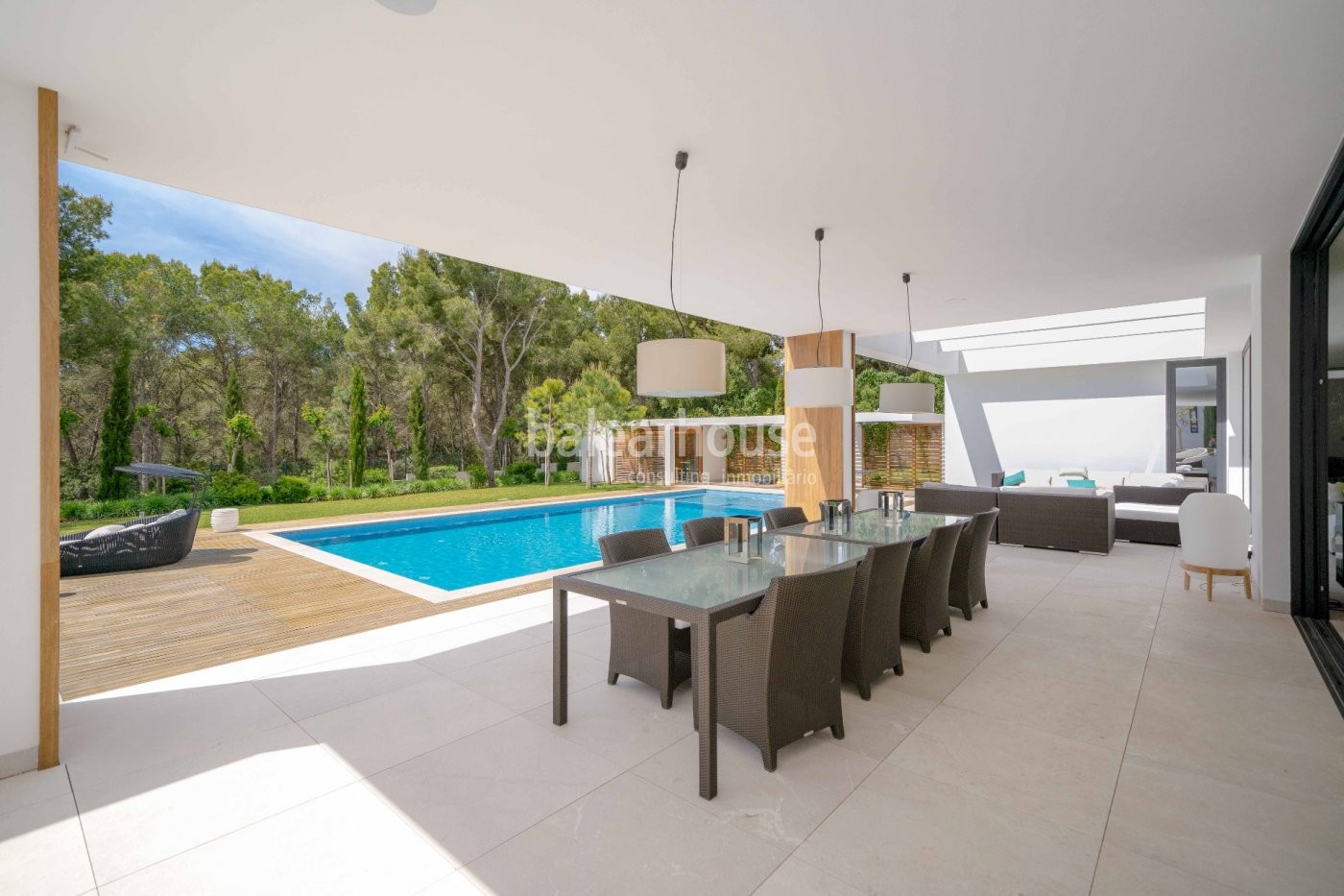 Spectacular contemporary  design for this luxury villa in beautiful Santa Ponsa