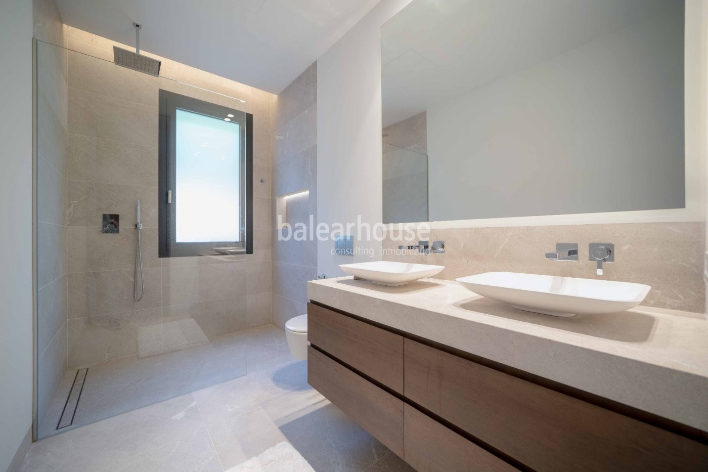 Spectacular contemporary  design for this luxury villa in beautiful Santa Ponsa