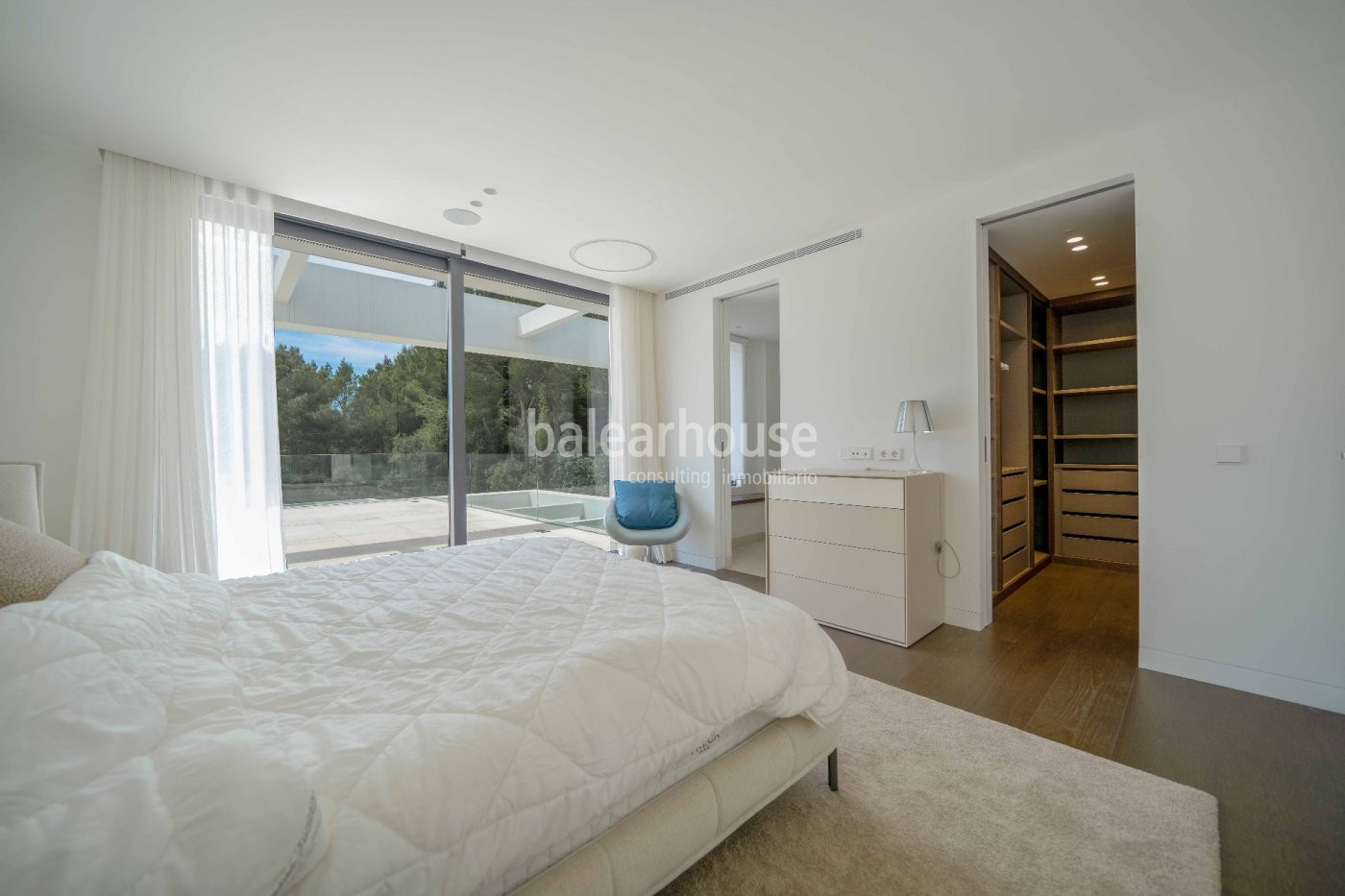 Spectacular contemporary  design for this luxury villa in beautiful Santa Ponsa