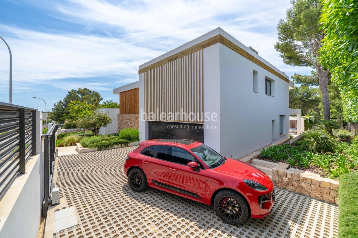 Spectacular contemporary  design for this luxury villa in beautiful Santa Ponsa