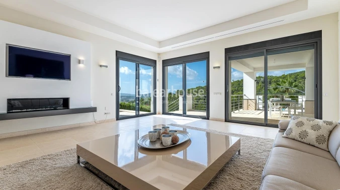Mediterranean style villa with beautiful sea views and sunsets in Costa den Blanes