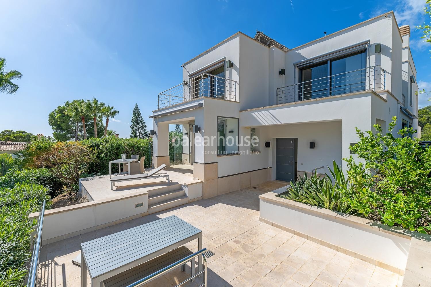 Villa de estilo mediterráneo con preciosas vistas al mar y puestas de sol en Costa den Blanes