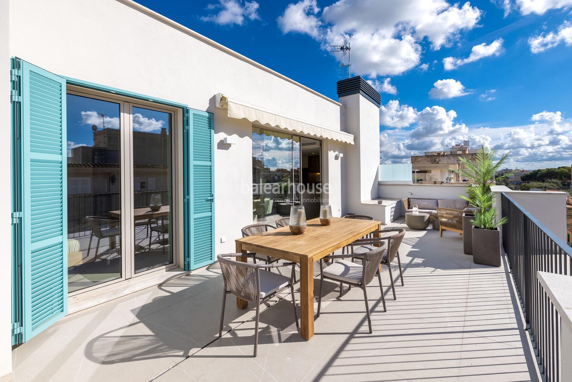 Moderno ático dúplex con gran terraza junto al Portixol muy cerca de la playa