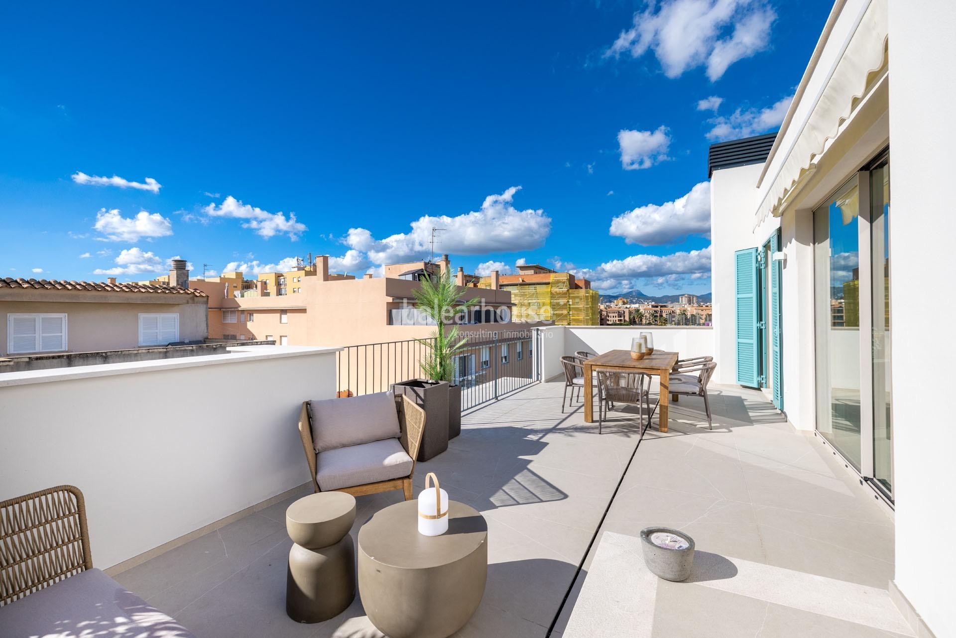 Moderno ático dúplex con gran terraza junto al Portixol muy cerca de la playa