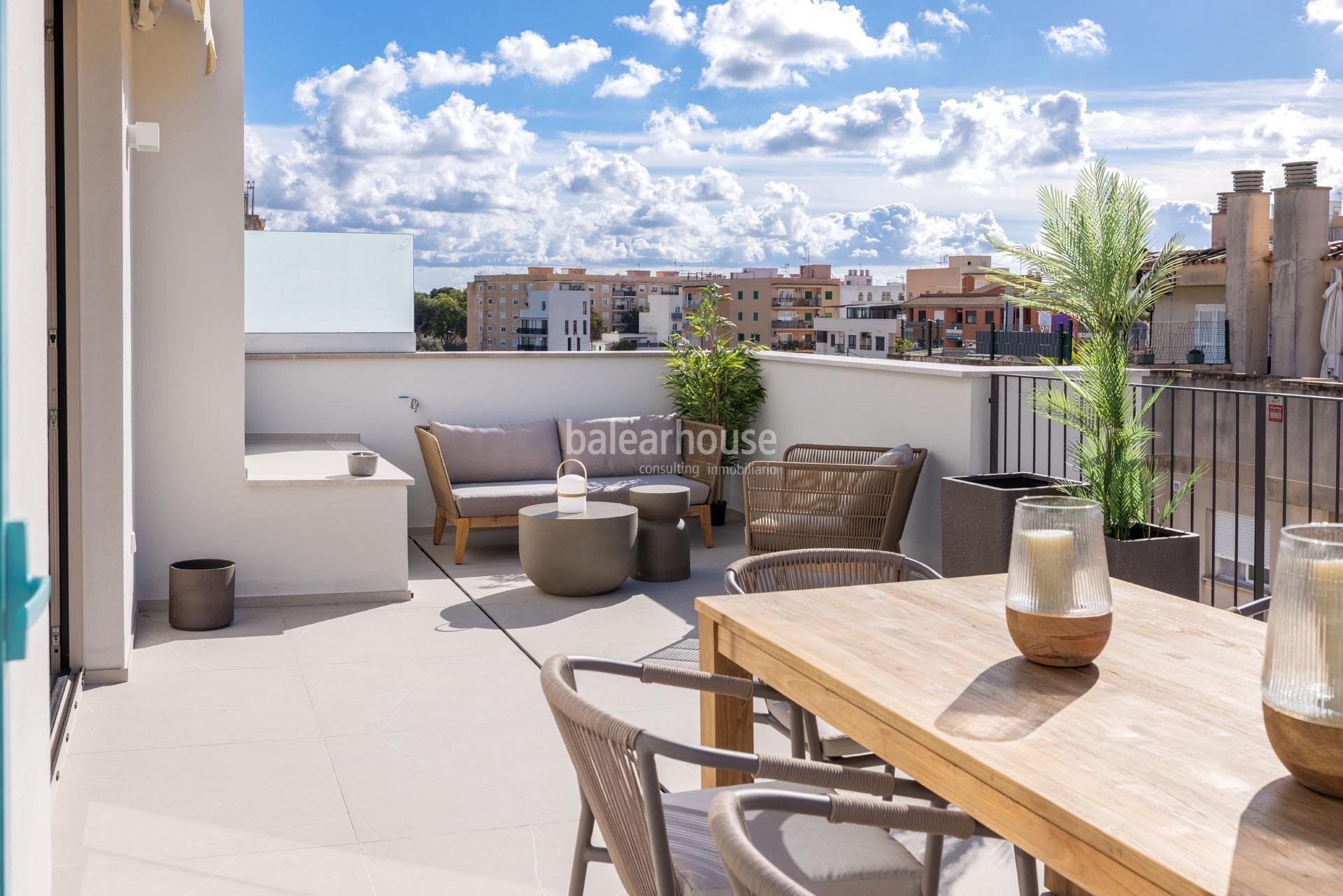 Moderno ático dúplex con gran terraza junto al Portixol muy cerca de la playa