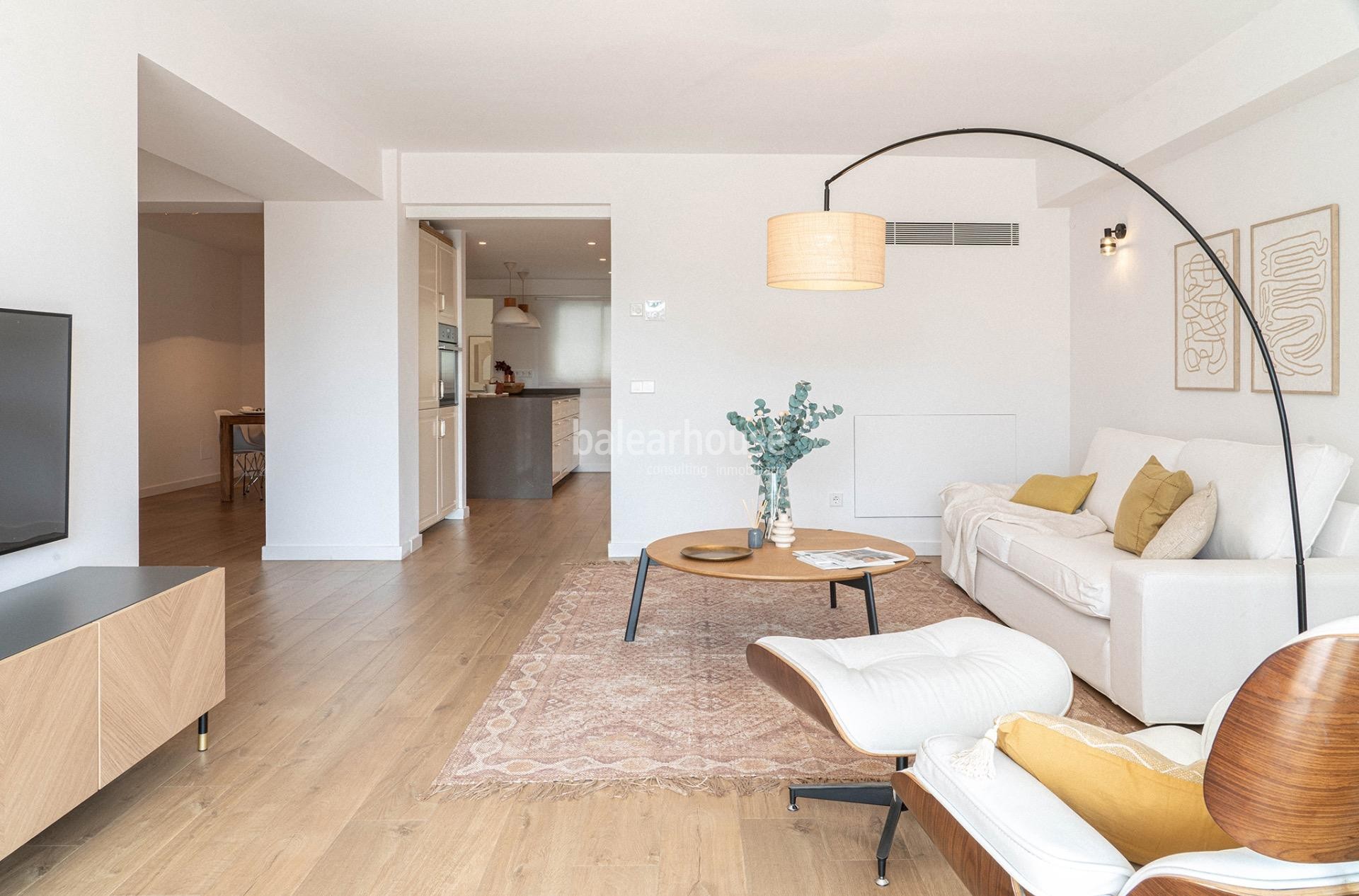 Elegant apartment with terrace, pool, and views of Palma Sport & Tennis Club in Santa Catalina