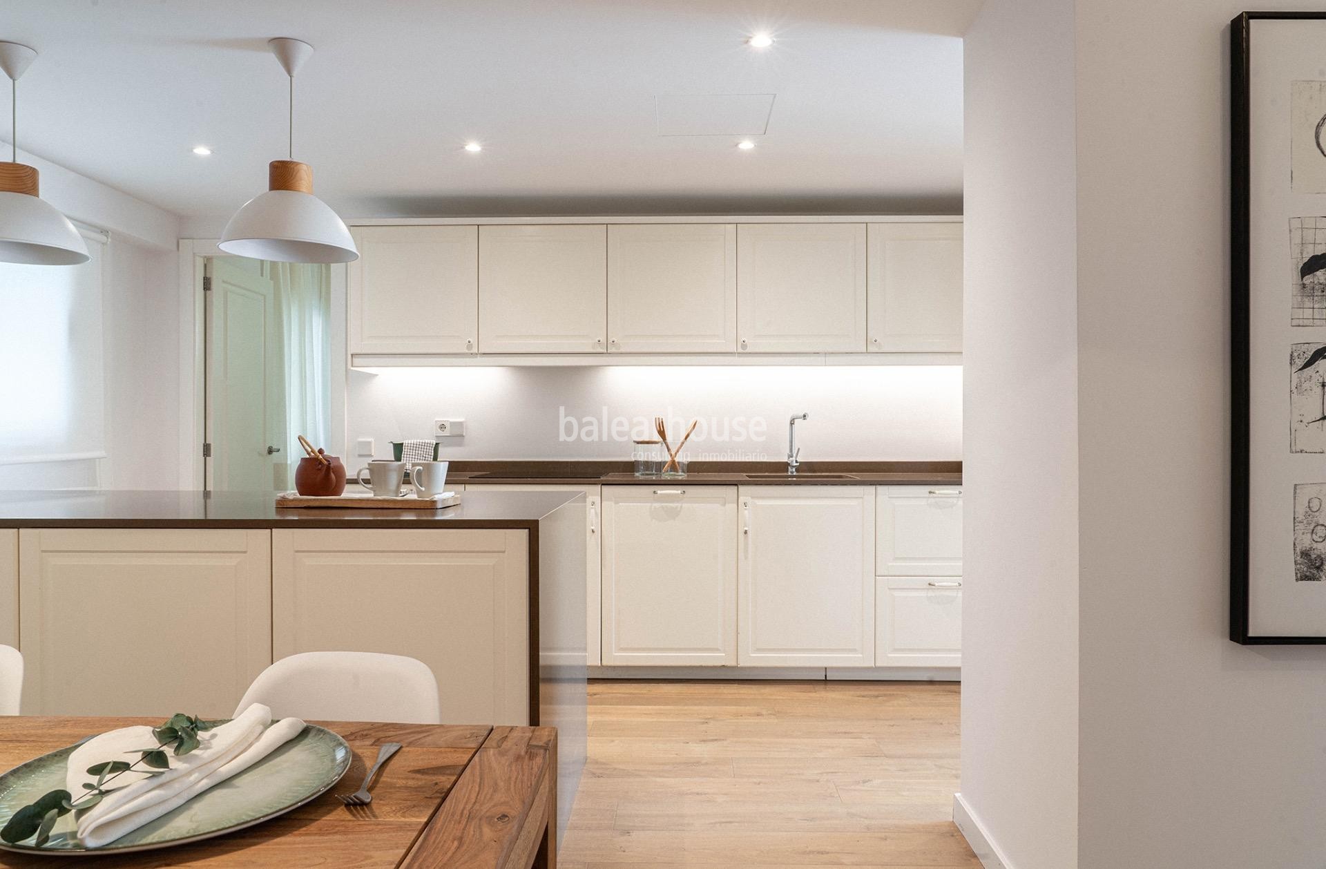 Elegant apartment with terrace, pool, and views of Palma Sport & Tennis Club in Santa Catalina