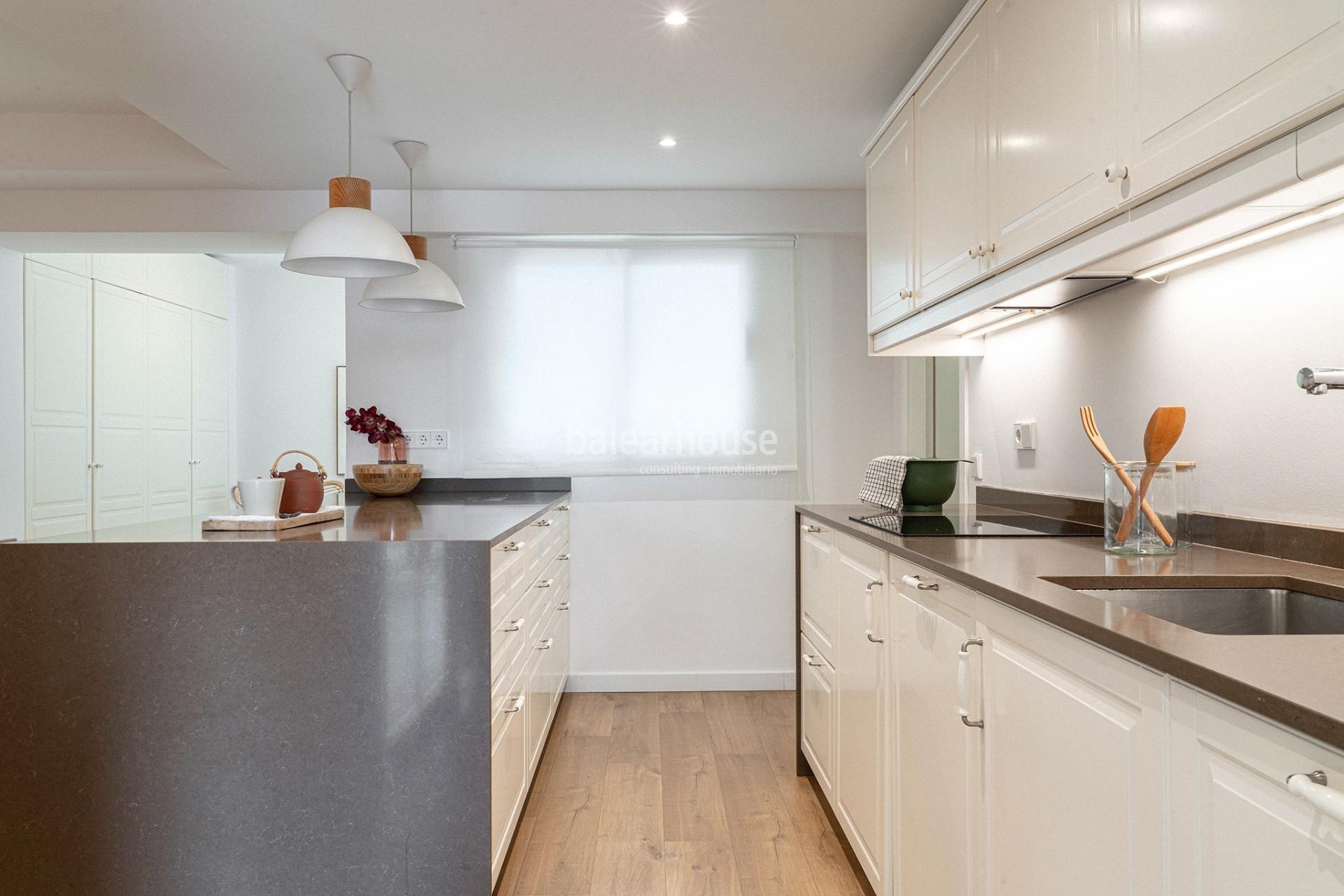 Elegant apartment with terrace, pool, and views of Palma Sport & Tennis Club in Santa Catalina