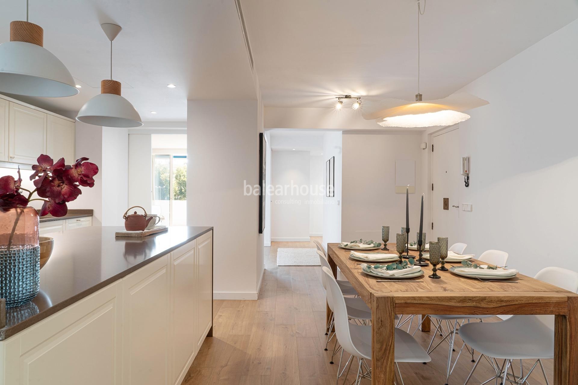 Elegant apartment with terrace, pool, and views of Palma Sport & Tennis Club in Santa Catalina