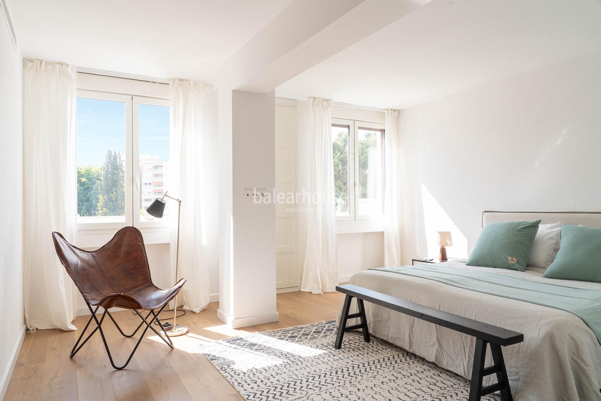 Elegant apartment with terrace, pool, and views of Palma Sport & Tennis Club in Santa Catalina