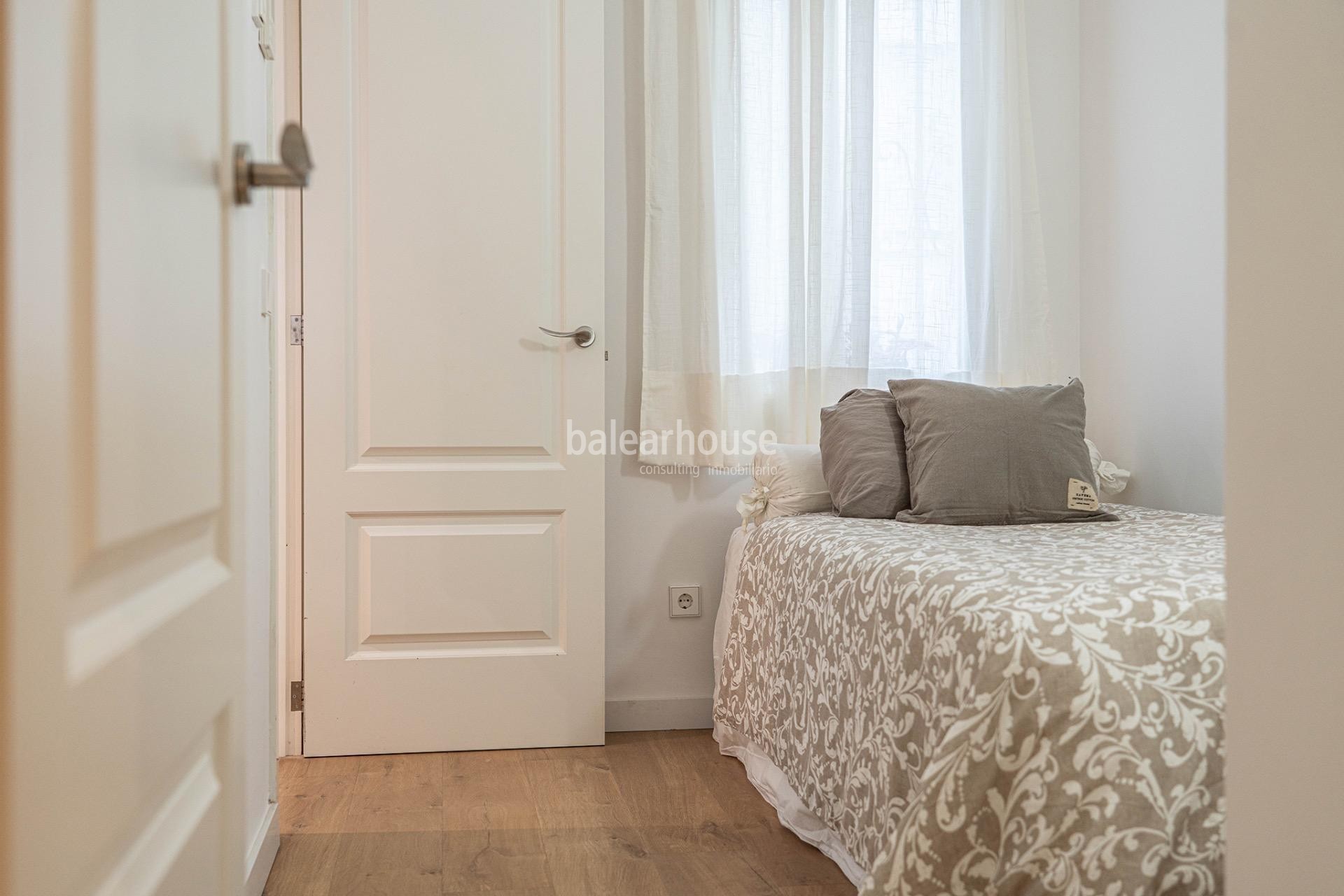 Elegant apartment with terrace, pool, and views of Palma Sport & Tennis Club in Santa Catalina