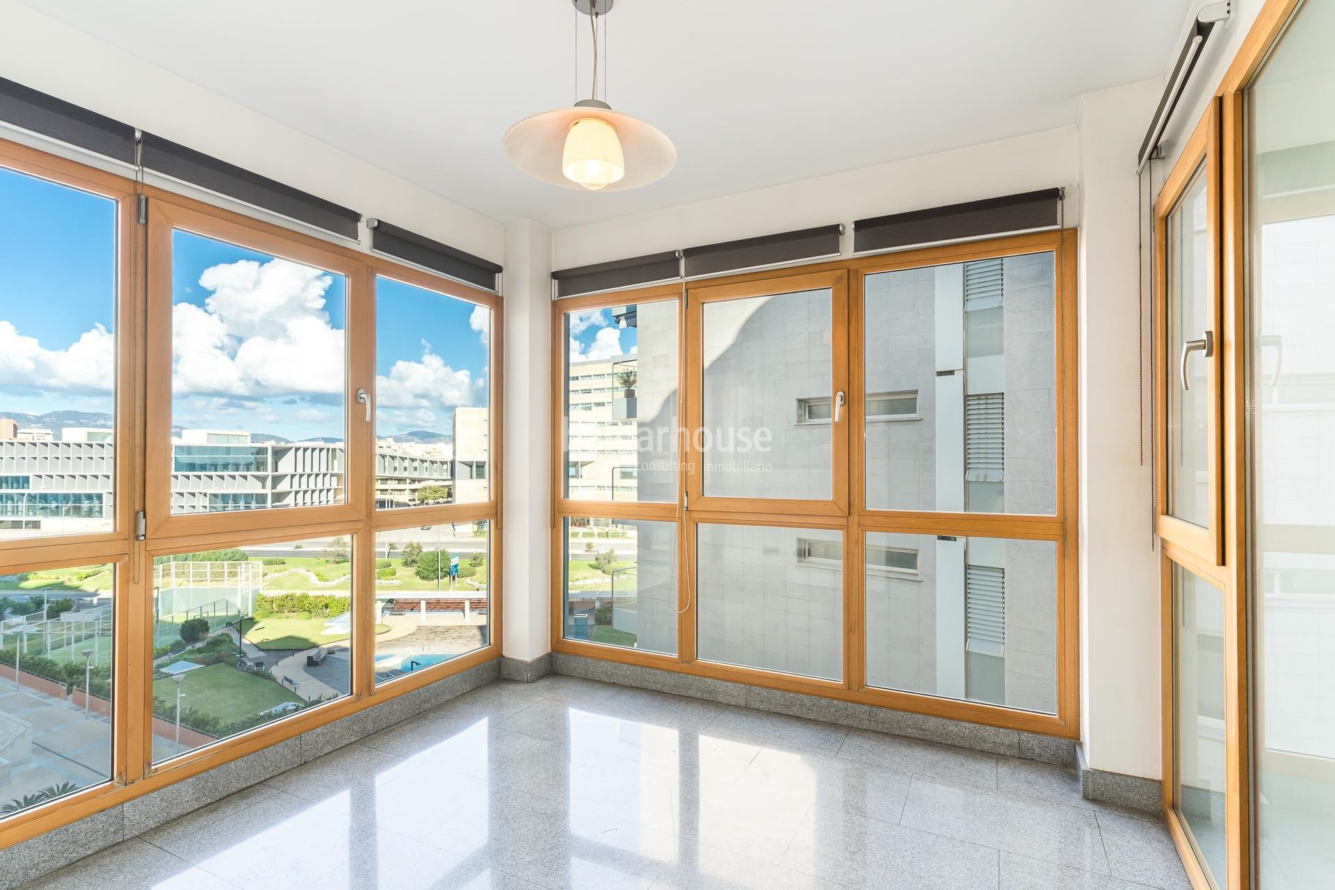 Grand Seafront Apartment with Stunning Views of Palma Bay