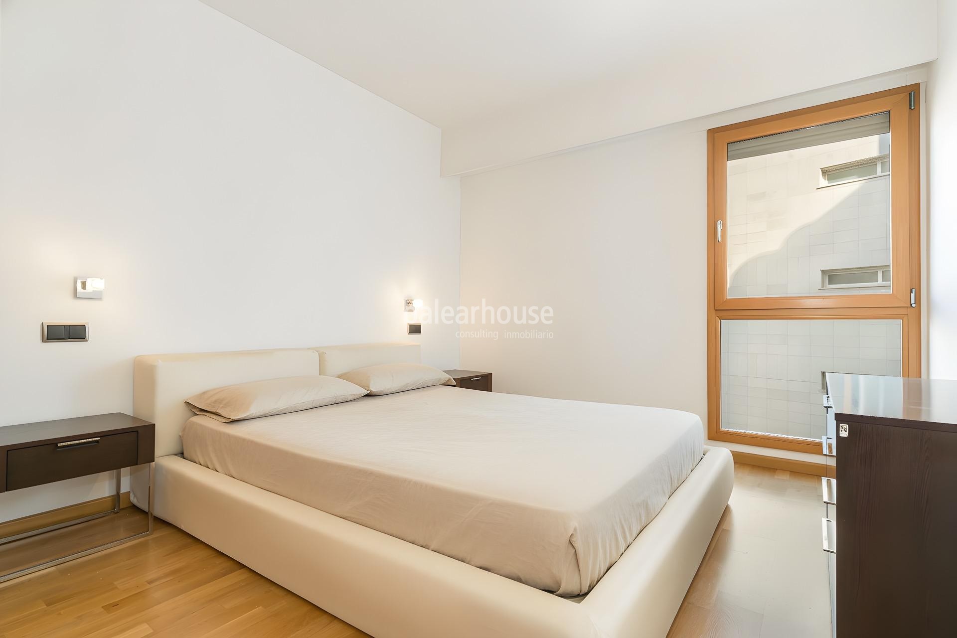 Grand Seafront Apartment with Stunning Views of Palma Bay