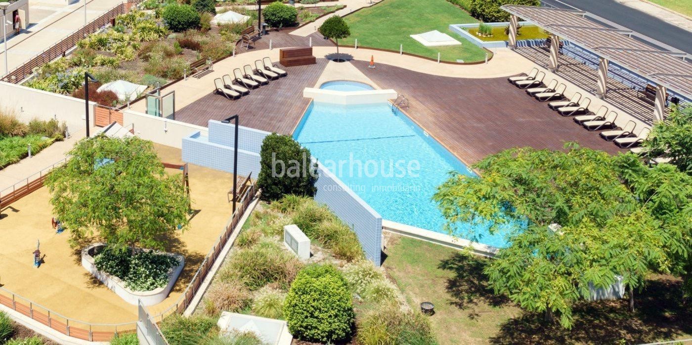 Grand Seafront Apartment with Stunning Views of Palma Bay