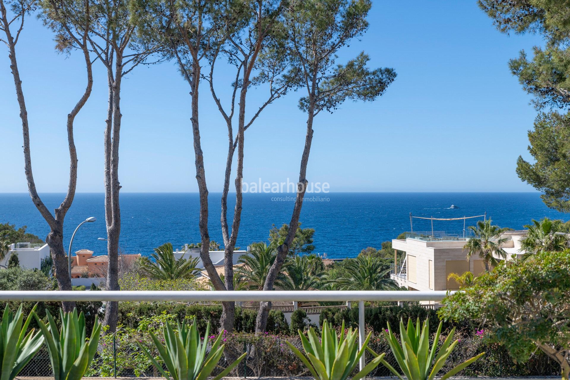 Große Villa mit spektakulärem Meerblick, Tennisplatz und Ferienvermietung Lizenz in Santa Ponsa