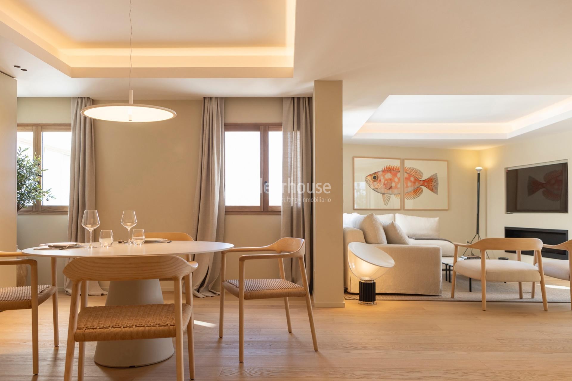 Exklusive Wohnung im historischen Zentrum von Palma, renoviert und vollständig möbliert, mit Terrasse und traumhaftem Blick auf die Kathedrale und das Meer