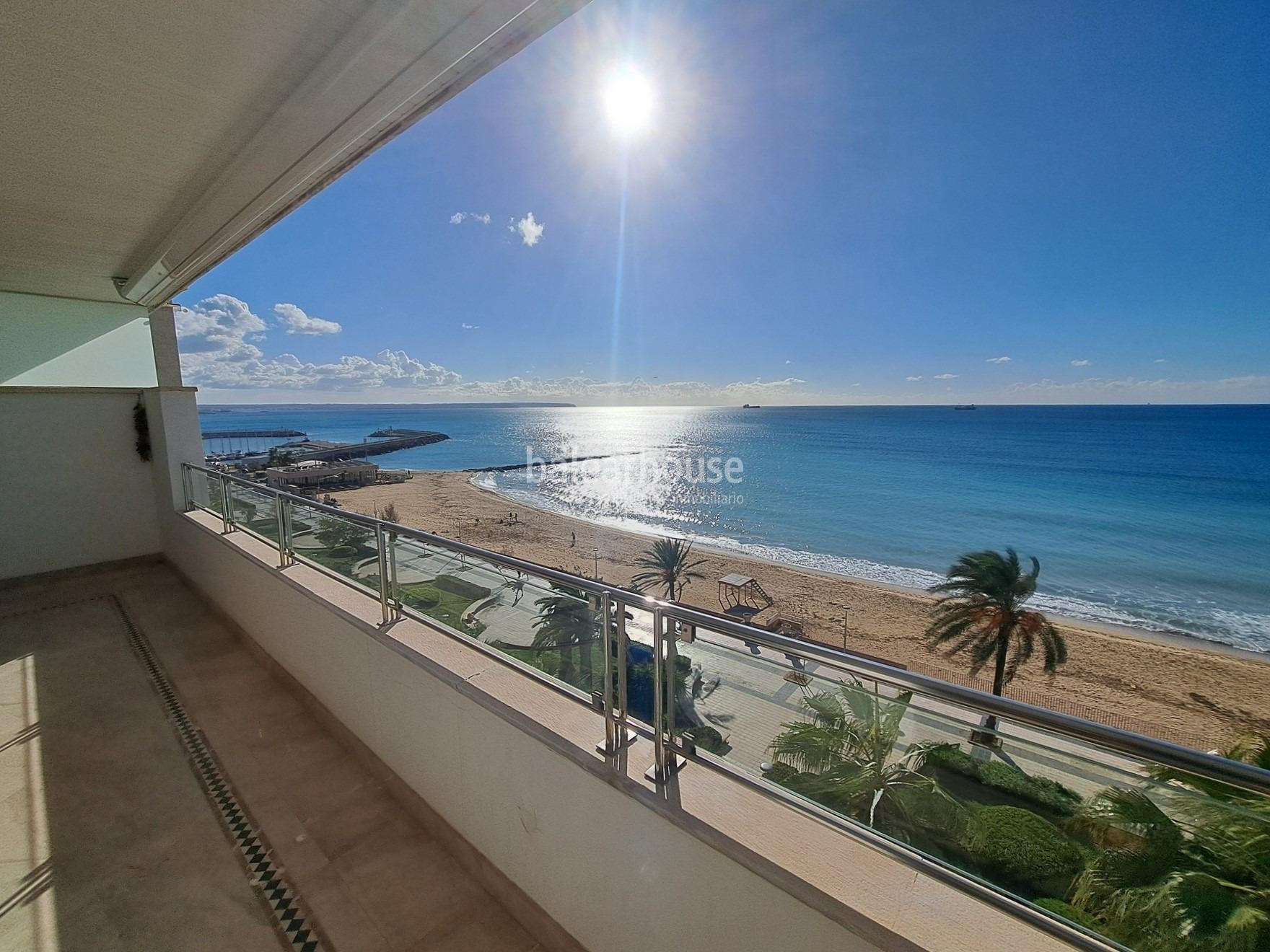 Magnífico piso en primera línea de mar de Portixol con impresionantes vistas a toda la bahía de Palma